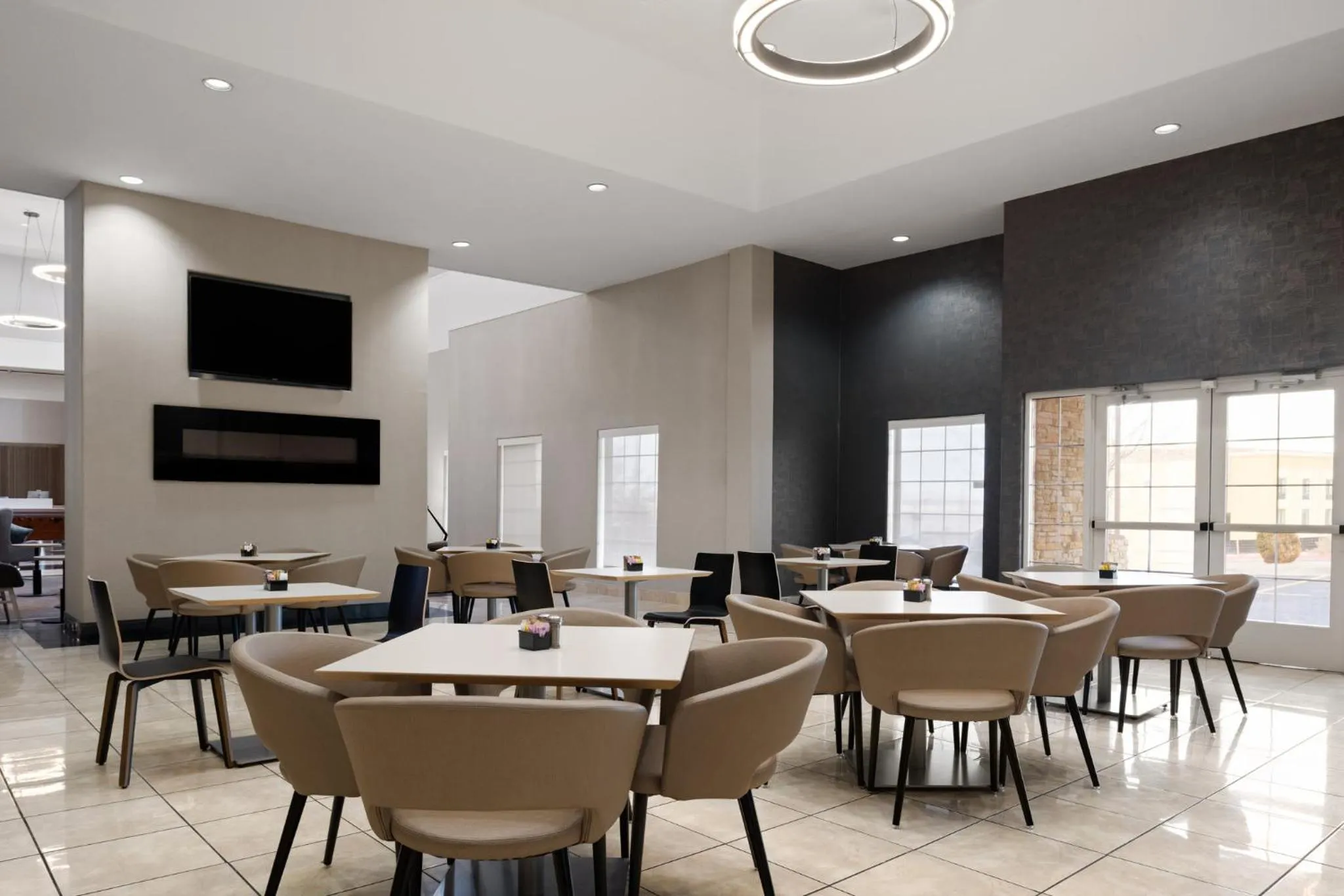 Restaurant/places to eat in Holiday Inn & Suites Albuquerque Airport by IHG