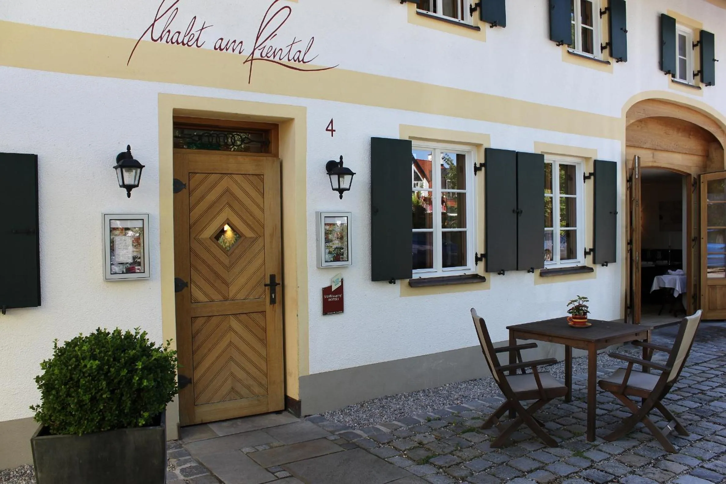 Facade/entrance in Romantik Hotel Chalet am Kiental