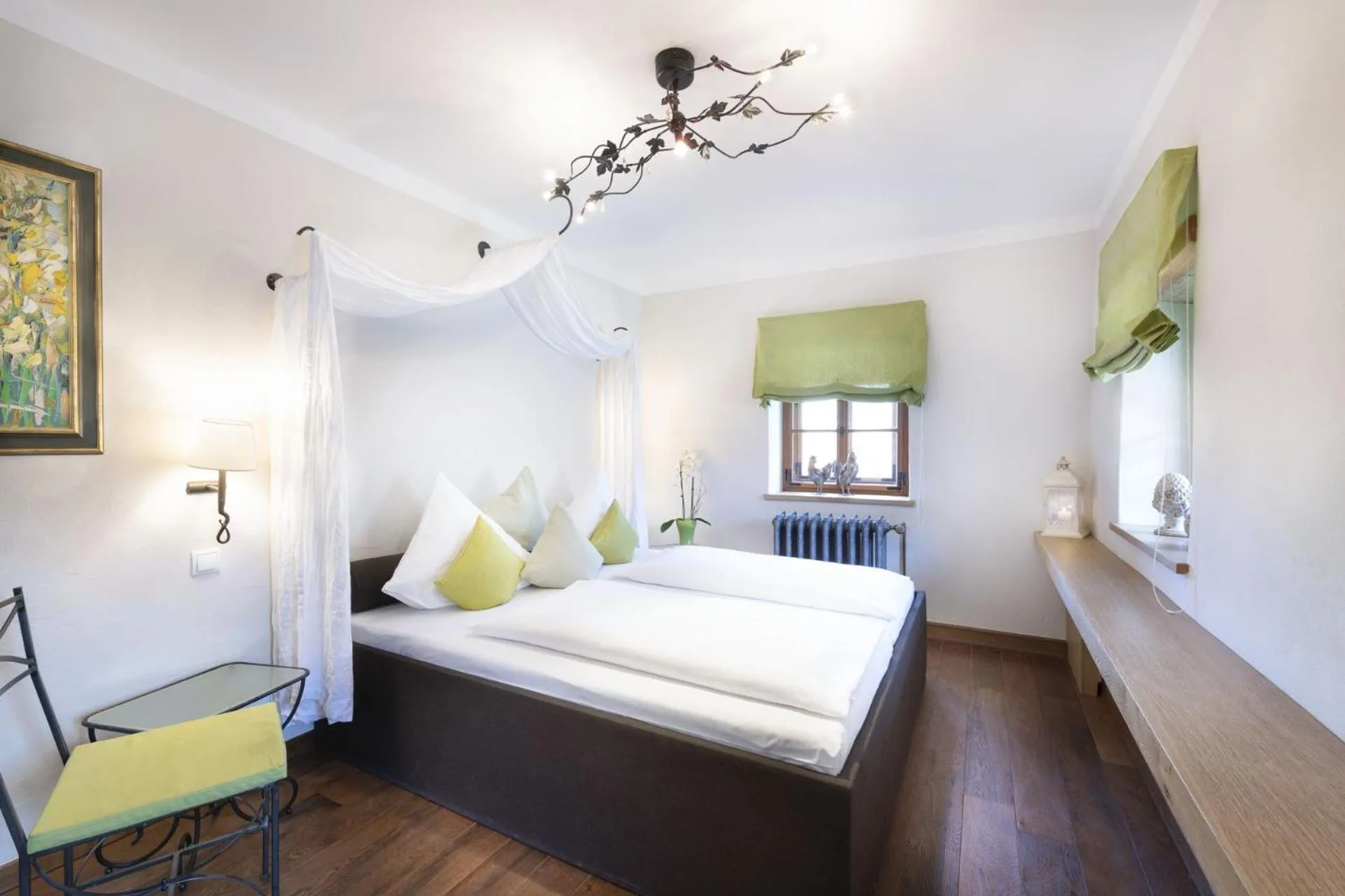 Photo of the whole room, Bed in Romantik Hotel Chalet am Kiental