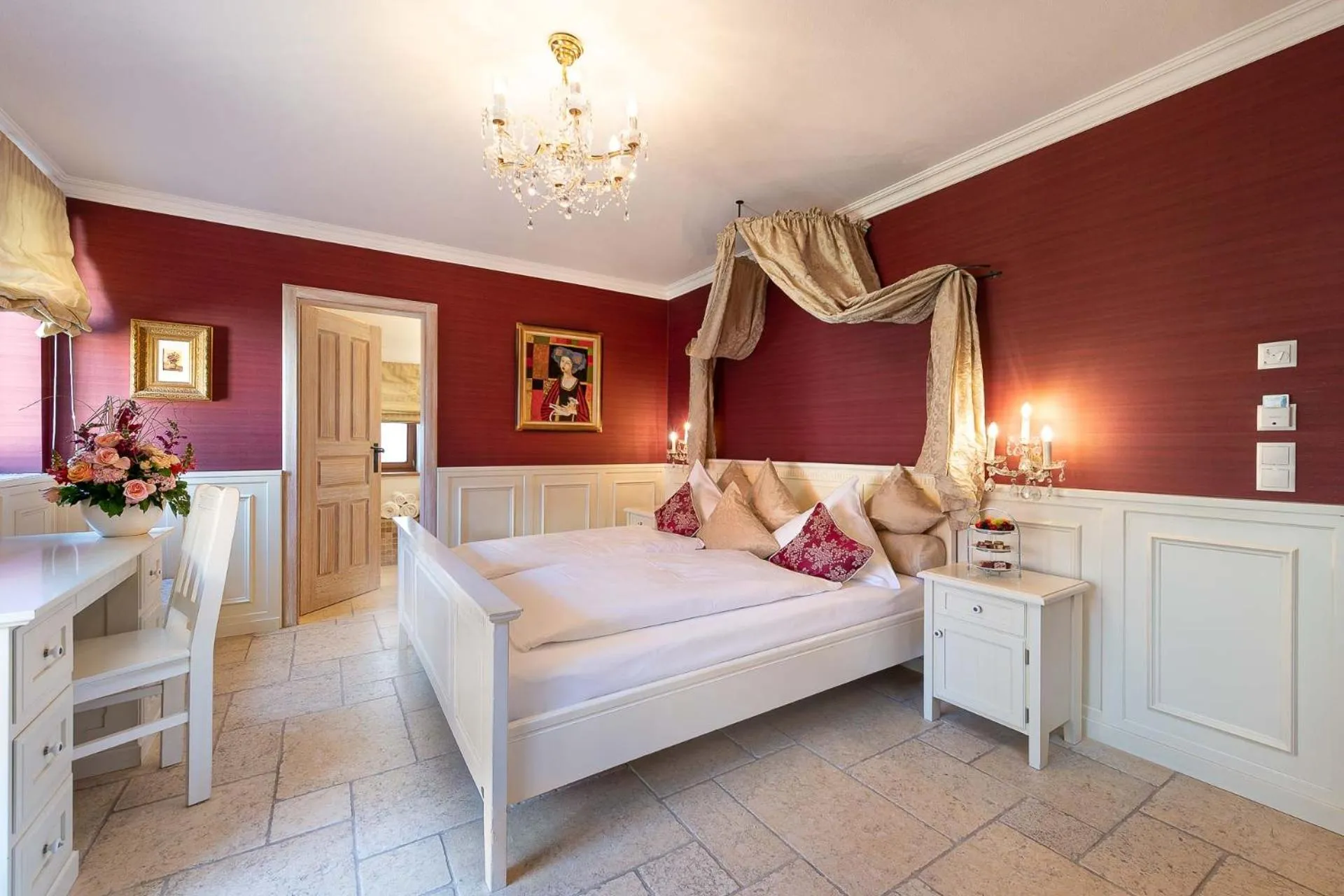 Photo of the whole room, Bed in Romantik Hotel Chalet am Kiental