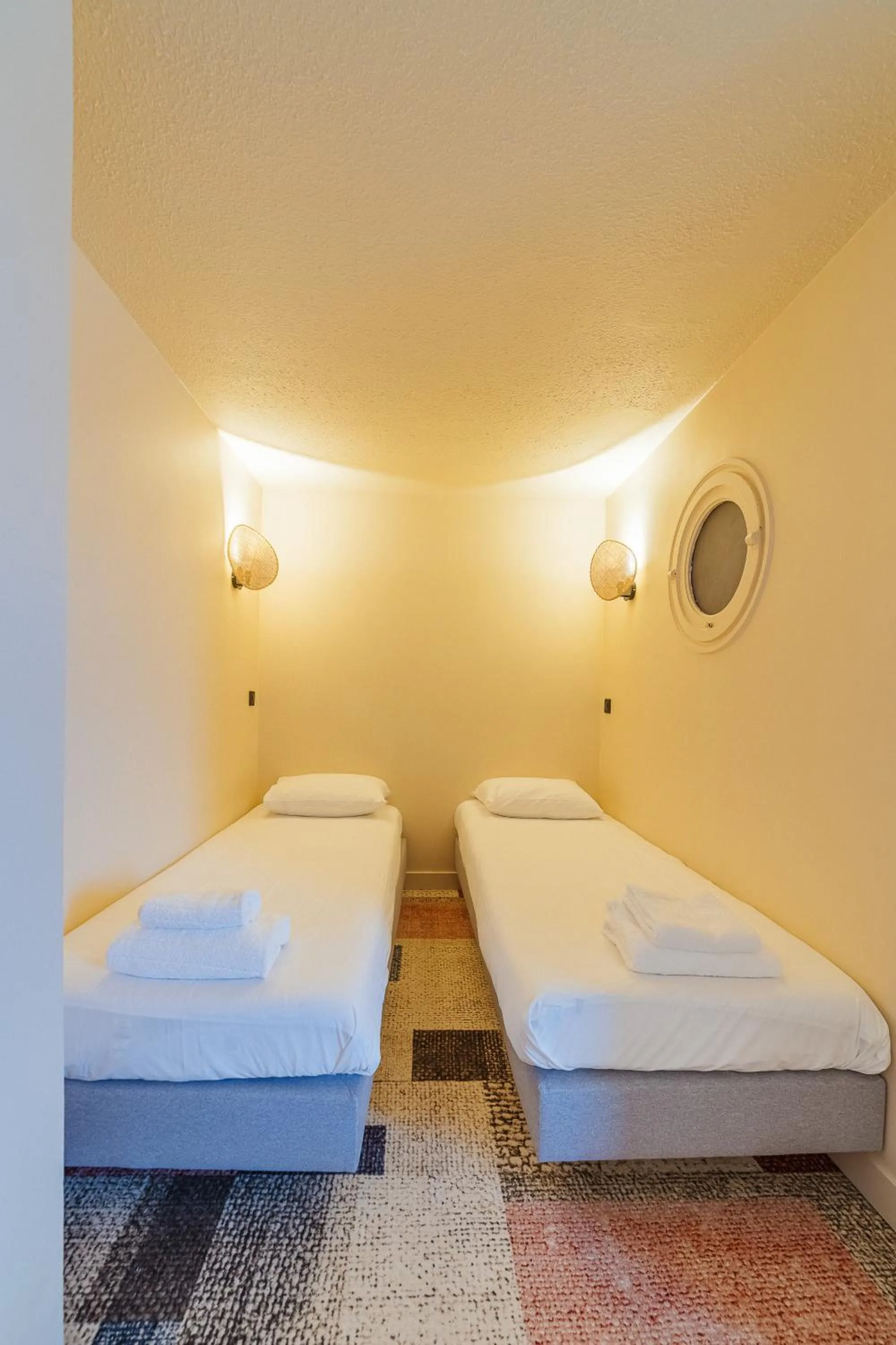 Bedroom, Bed in Hotel Classe Troyes - La Chapelle Saint Luc