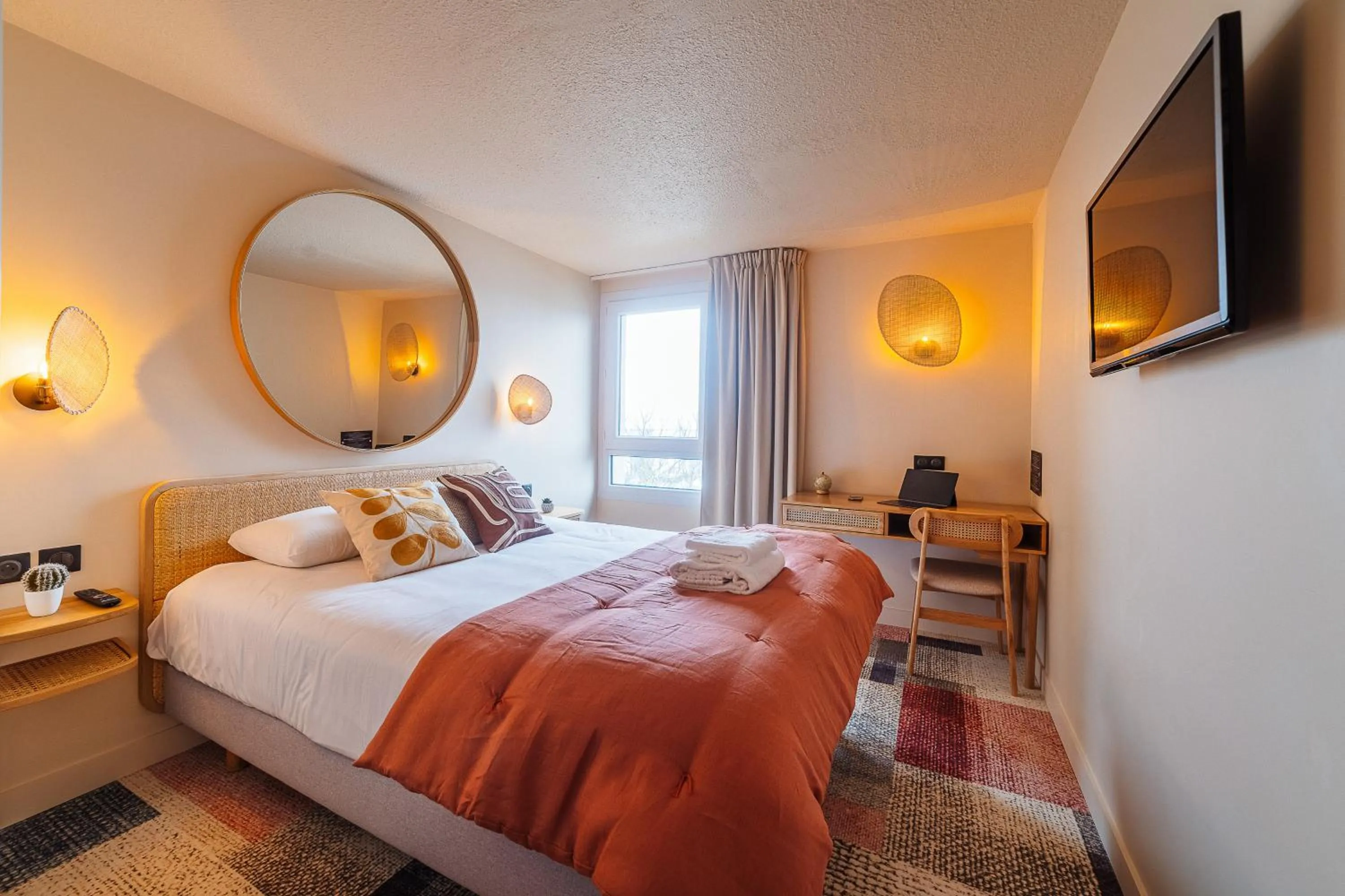 Bedroom, Bed in Hotel Classe Troyes - La Chapelle Saint Luc