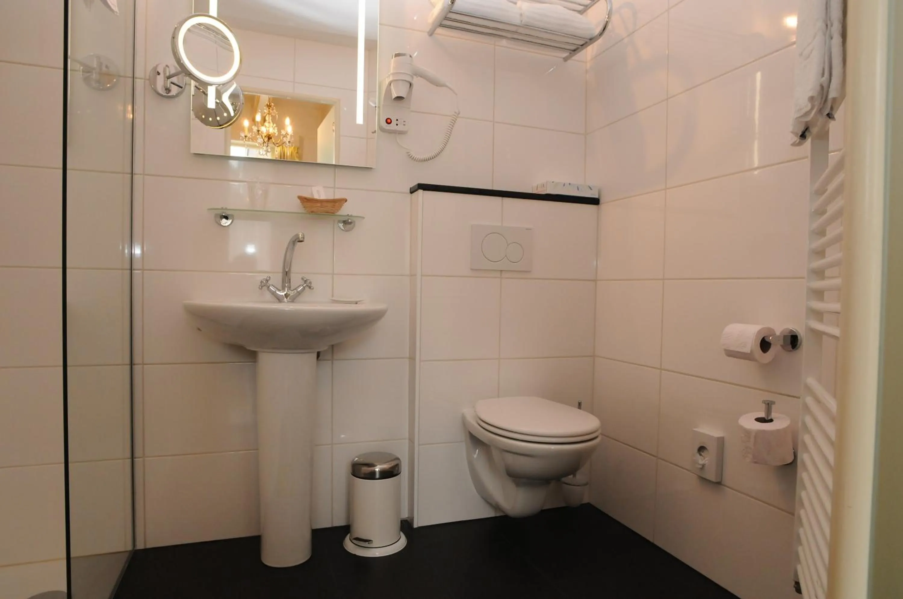 Bathroom in De Gulden Waagen