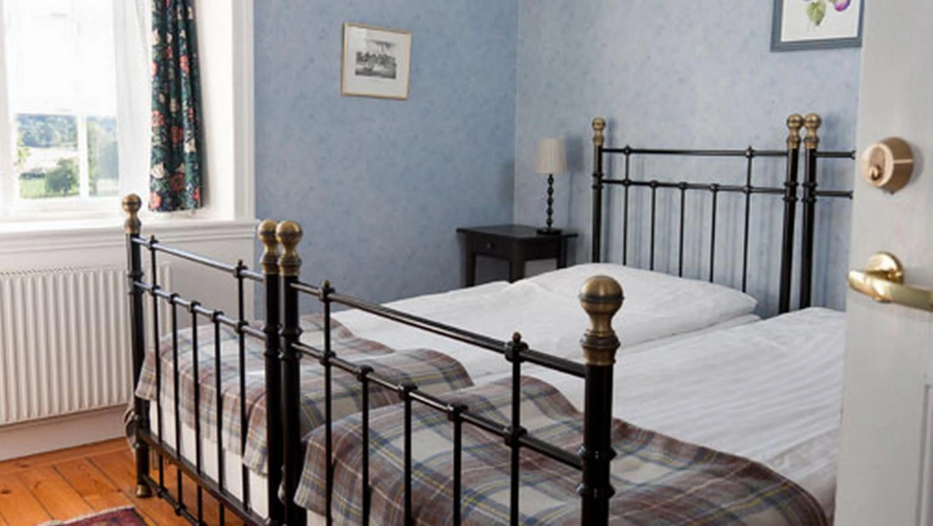 Bed in Stegeborg Trädgårdshotell