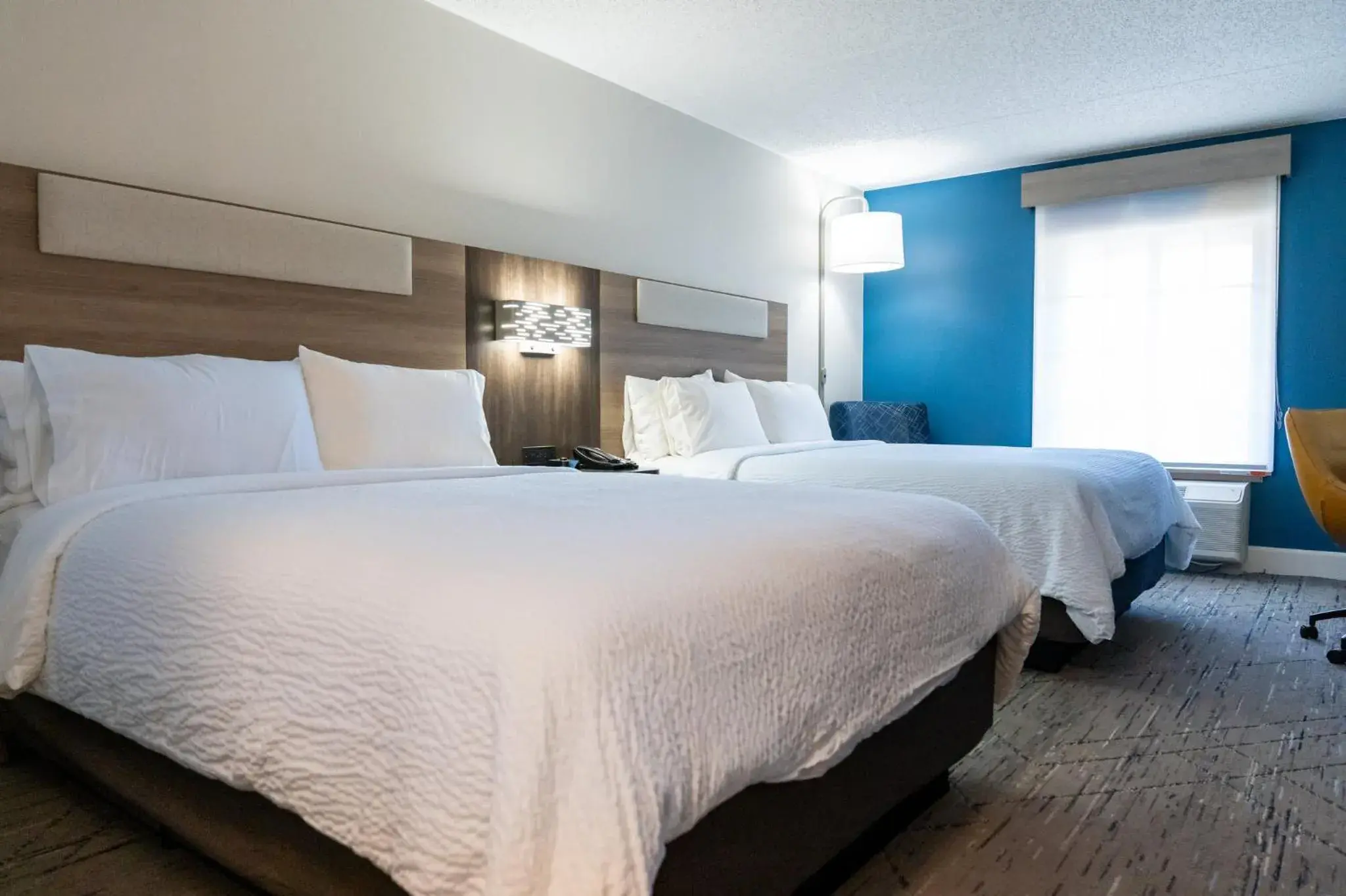 Photo of the whole room, Bed in Holiday Inn Express Frazer - Malvern by IHG Photo of the whole room, Bed in Holiday Inn Express Frazer - Malvern by IHG