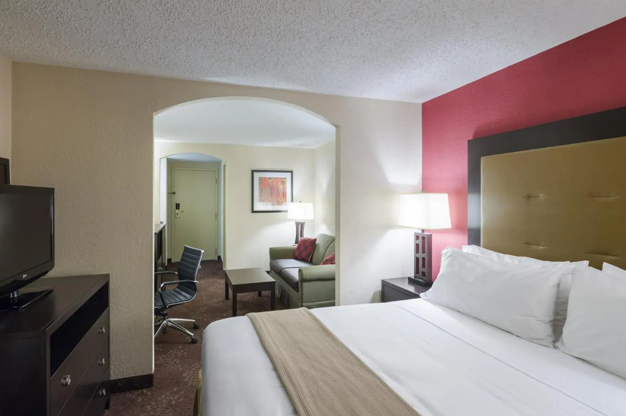 Photo of the whole room, Bed in Holiday Inn Express Frazer - Malvern by IHG Photo of the whole room, Bed in Holiday Inn Express Frazer - Malvern by IHG