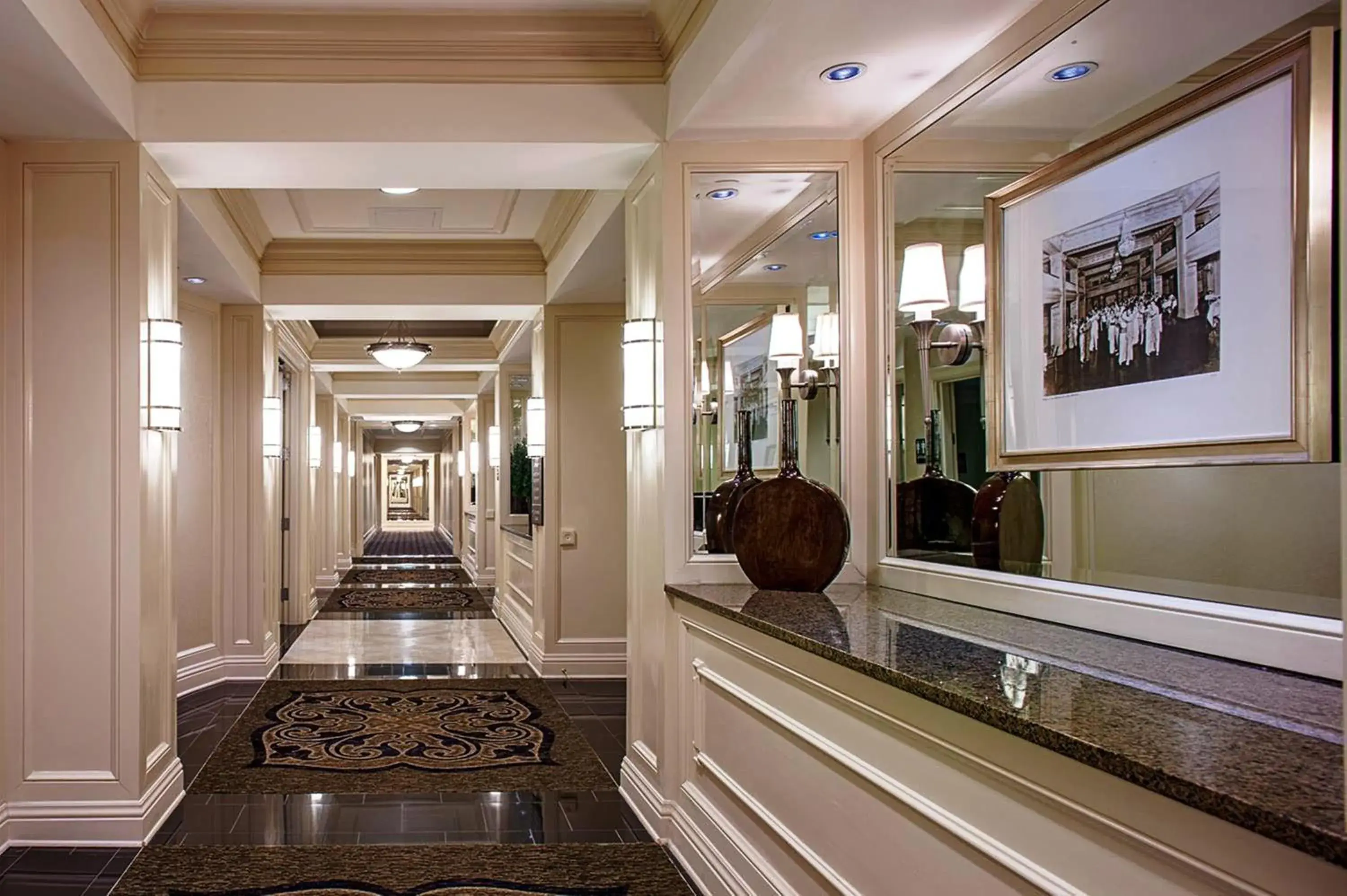 Lobby or reception in Hampton Inn & Suites Birmingham-Downtown-Tutwiler Lobby or reception in Hampton Inn & Suites Birmingham-Downtown-Tutwiler