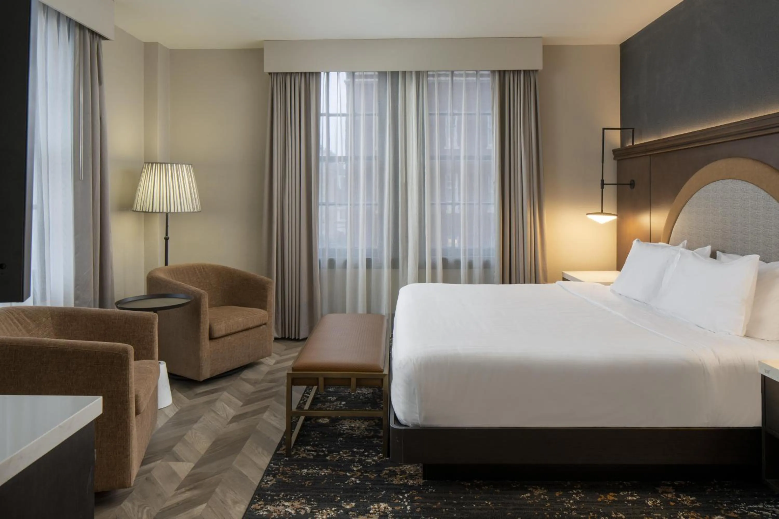 Bed in Hampton Inn & Suites Birmingham-Downtown-Tutwiler