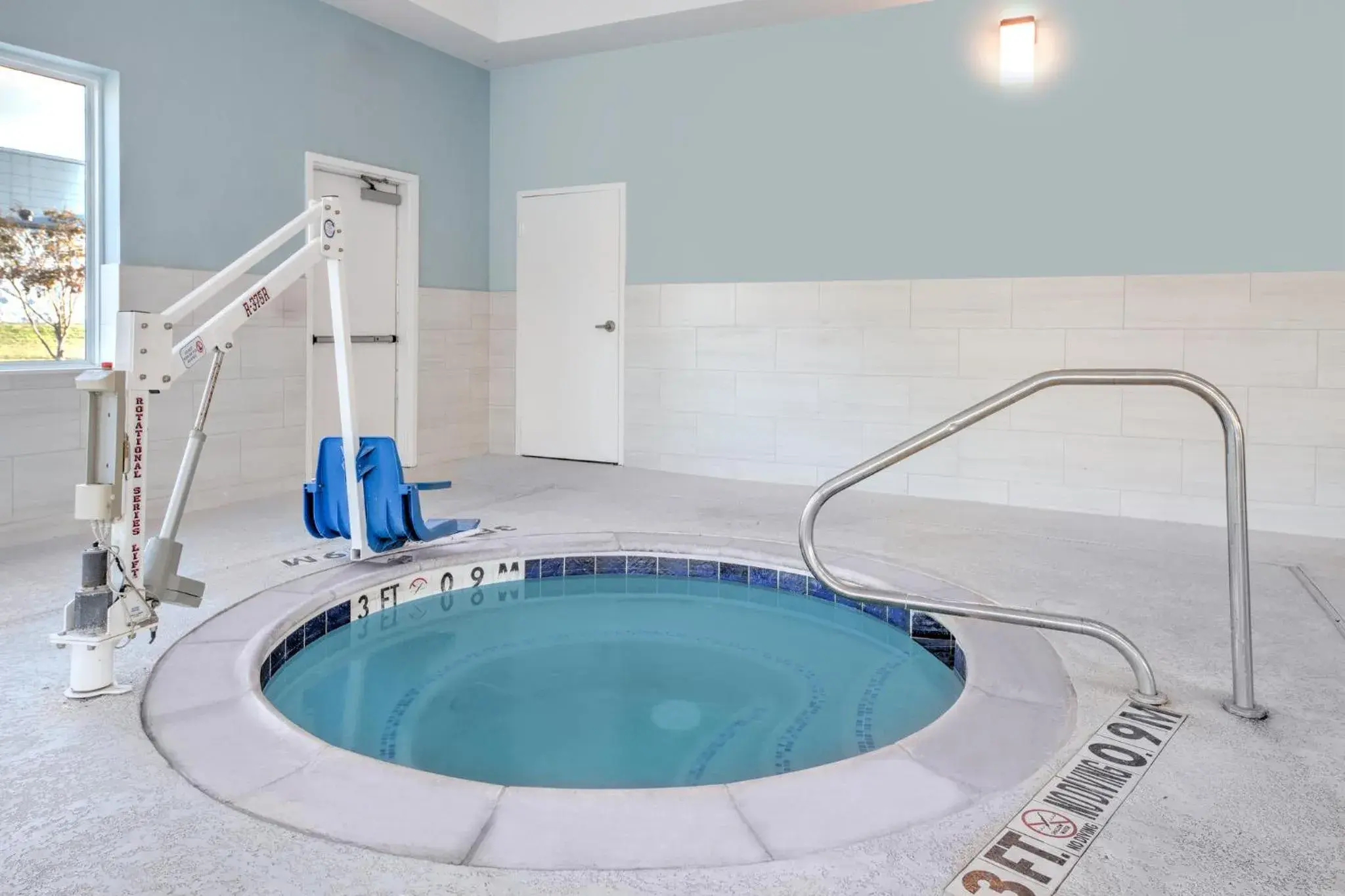 Spa and wellness centre/facilities in Holiday Inn Express Hotel & Suites Dallas West by IHG Spa and wellness centre/facilities in Holiday Inn Express Hotel & Suites Dallas West by IHG