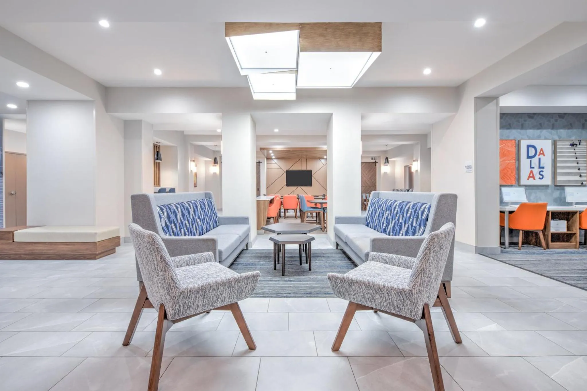 Property building in Holiday Inn Express Hotel & Suites Dallas West by IHG