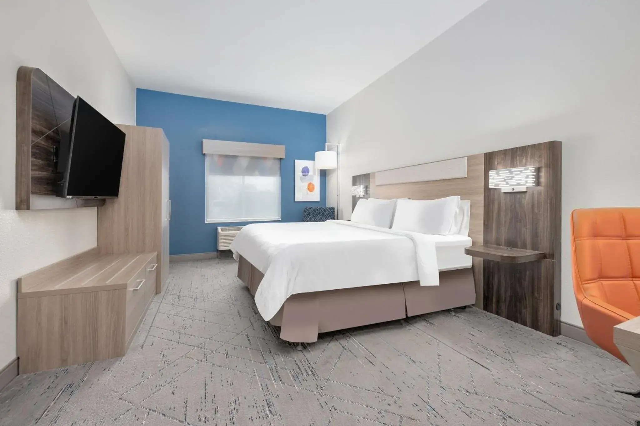 Photo of the whole room, Bed in Holiday Inn Express Hotel & Suites Dallas West by IHG Photo of the whole room, Bed in Holiday Inn Express Hotel & Suites Dallas West by IHG