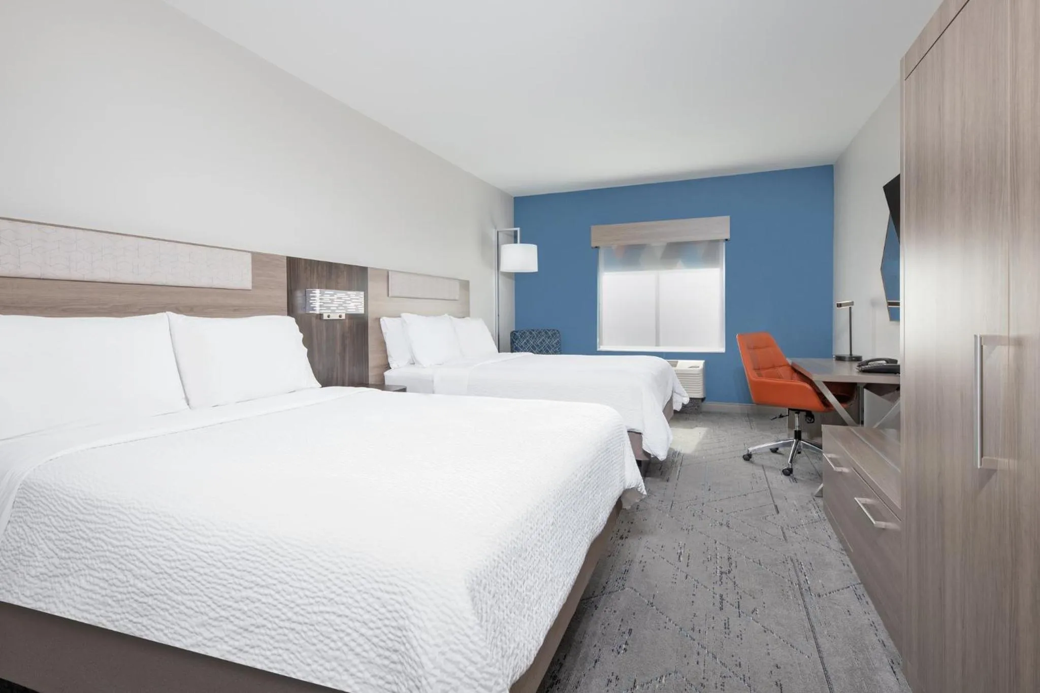 Photo of the whole room, Bed in Holiday Inn Express Hotel & Suites Dallas West by IHG