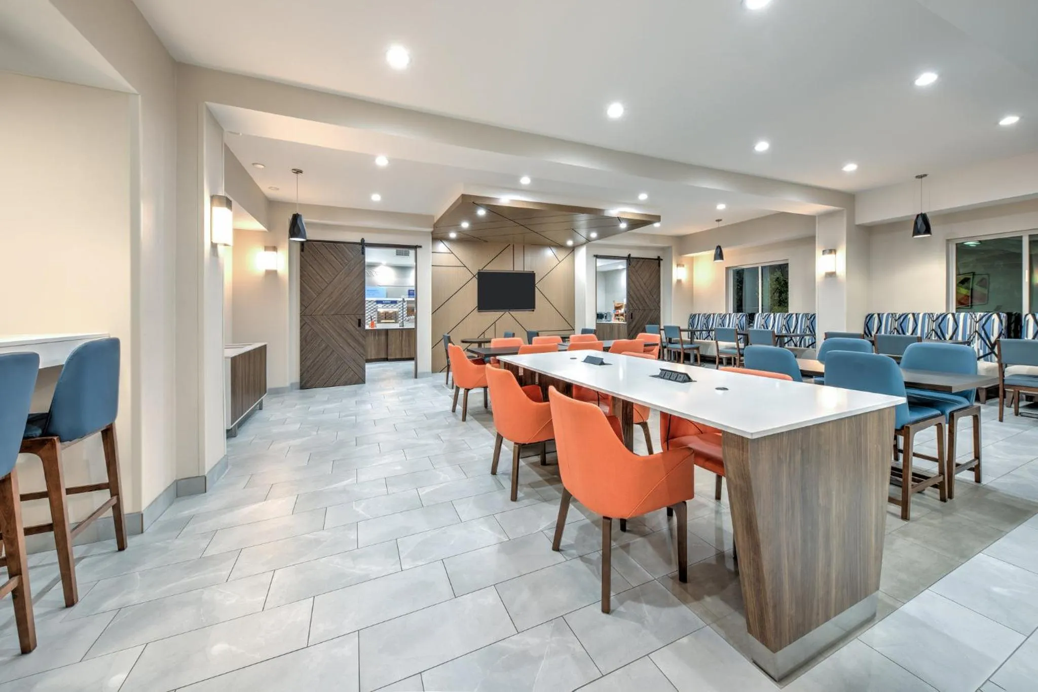 Breakfast in Holiday Inn Express Hotel & Suites Dallas West by IHG