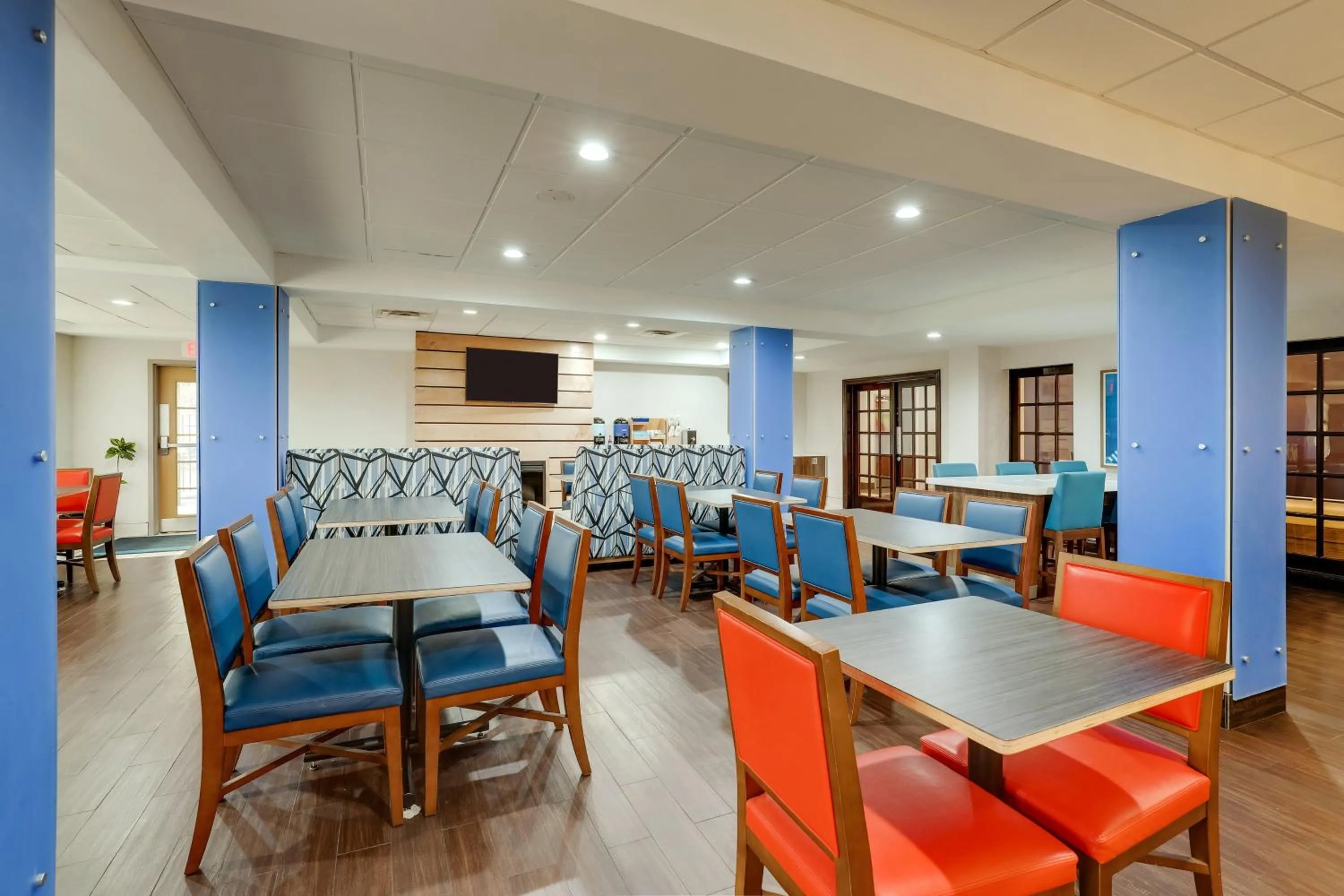 Breakfast in Holiday Inn Express Hotel & Suites- Gadsden by IHG