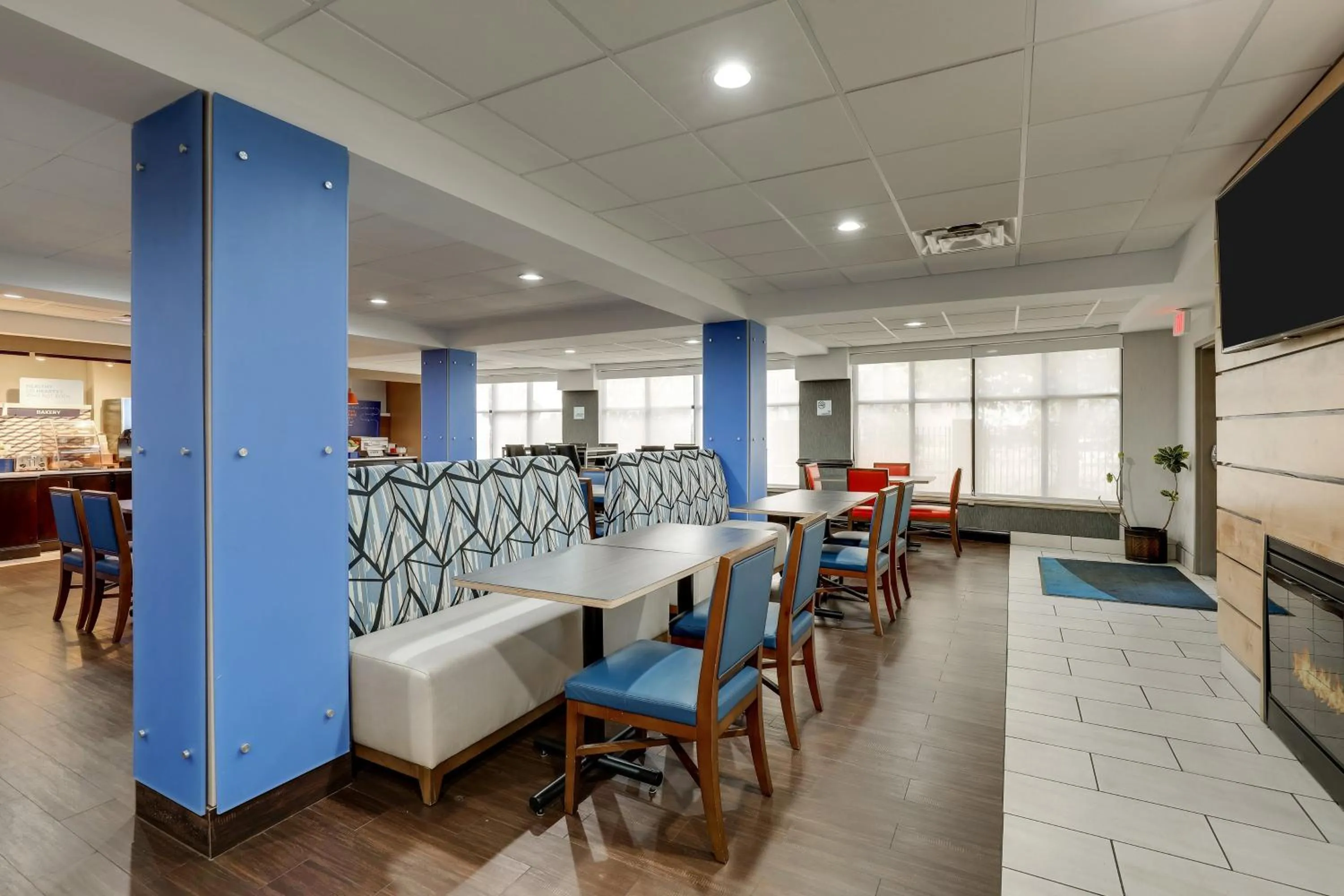 Breakfast in Holiday Inn Express Hotel & Suites- Gadsden by IHG