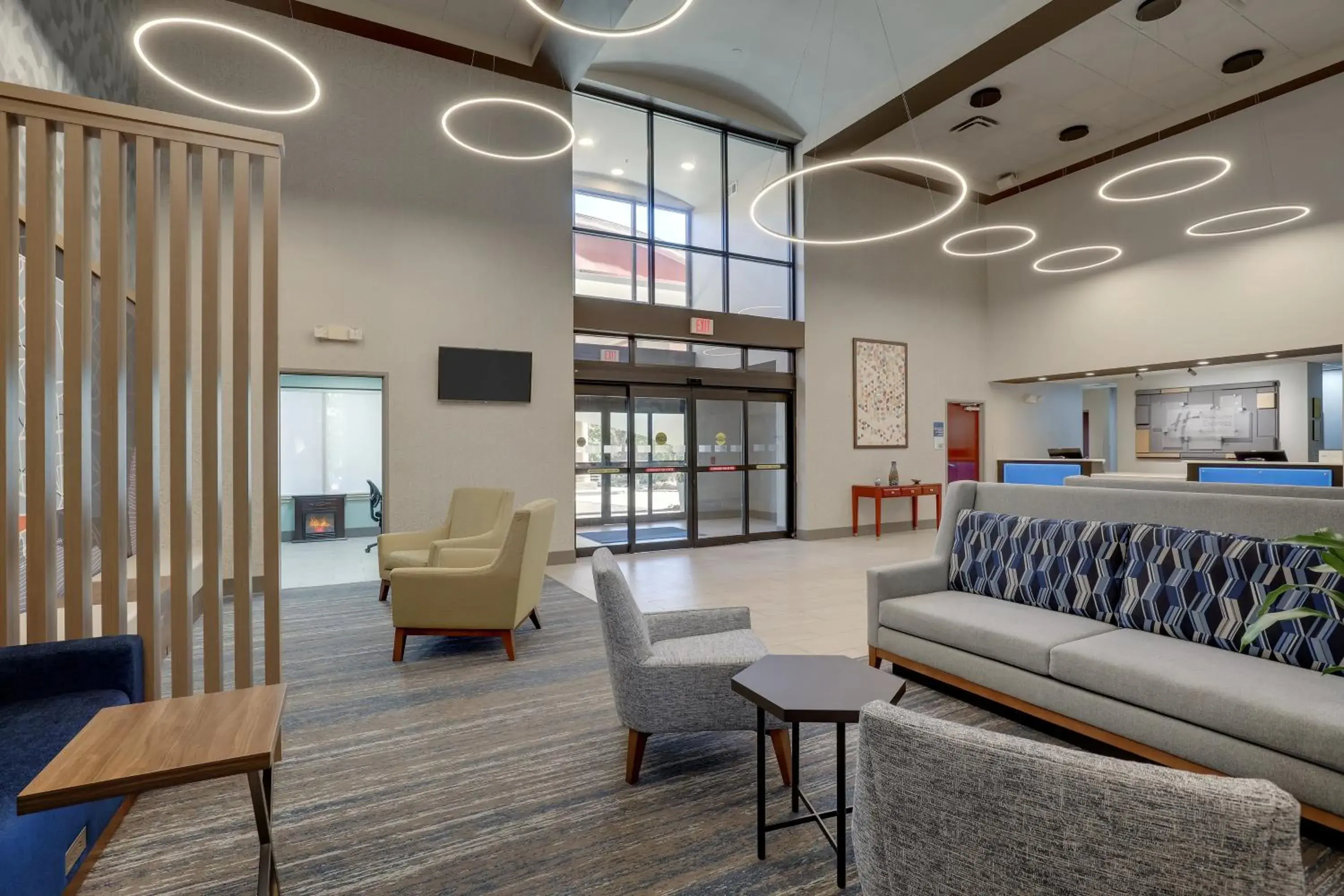 Property building in Holiday Inn Express Hotel & Suites- Gadsden by IHG Property building in Holiday Inn Express Hotel & Suites- Gadsden by IHG