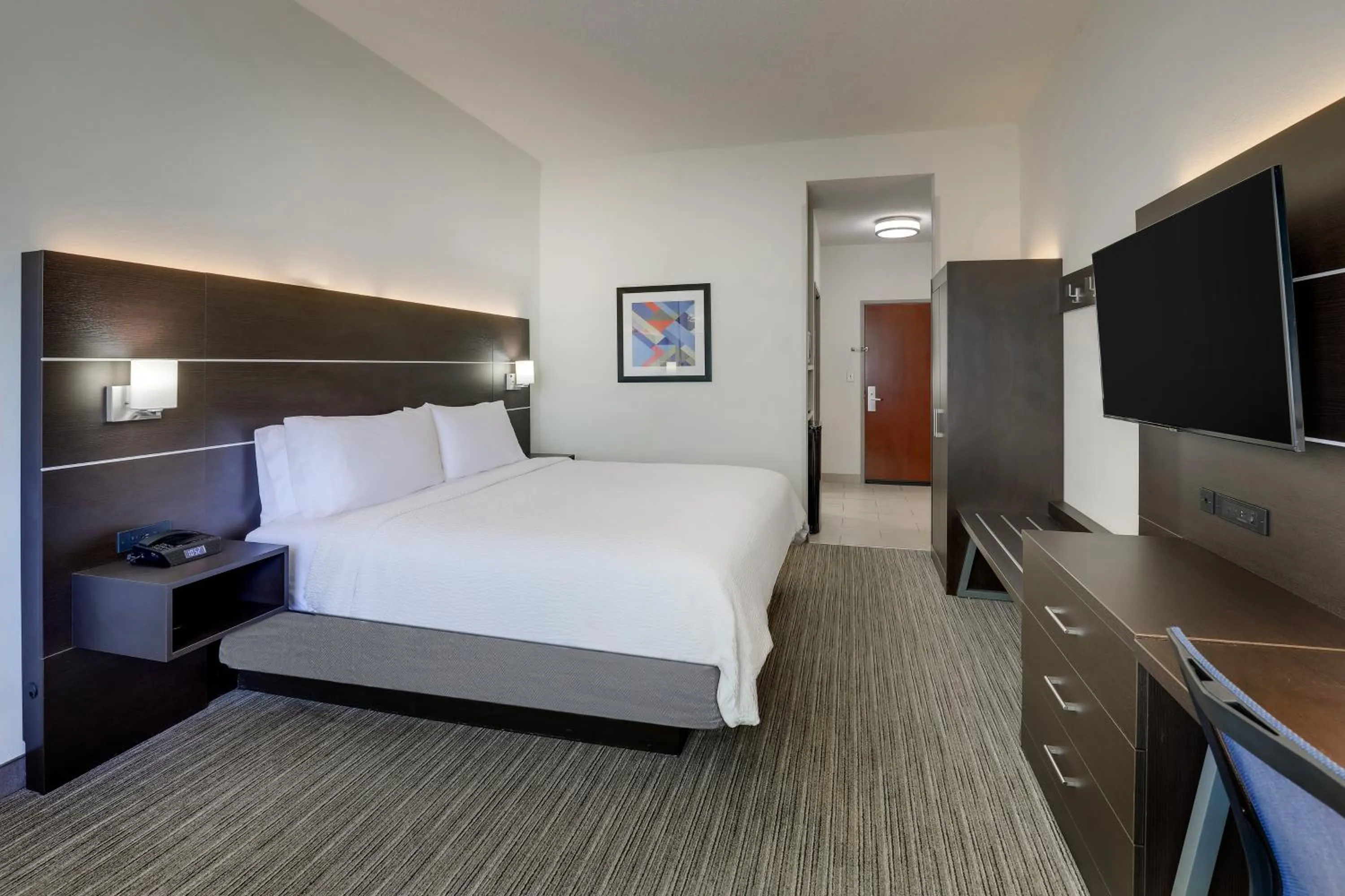 Photo of the whole room, Bed in Holiday Inn Express Hotel & Suites- Gadsden by IHG