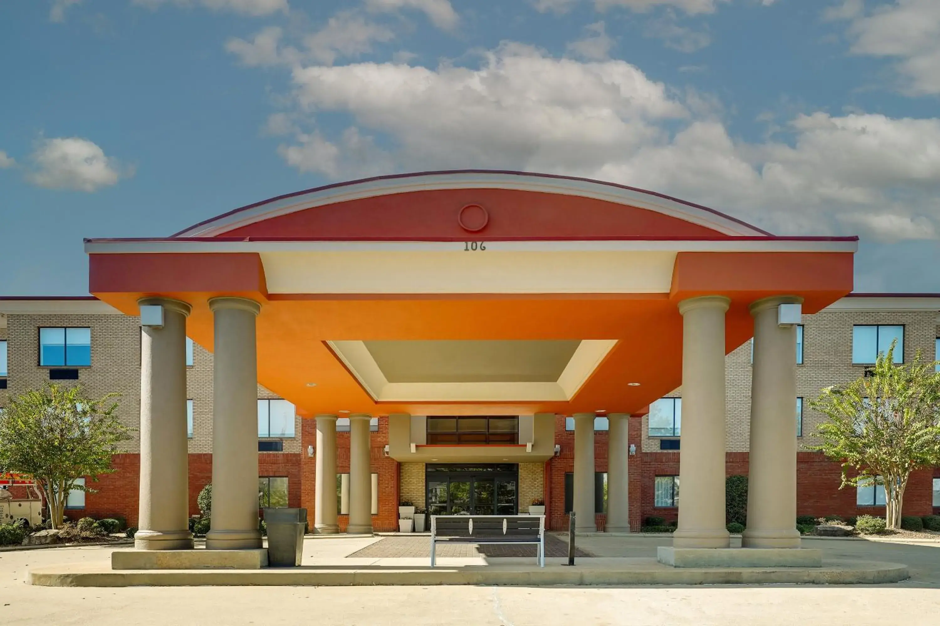 Property building in Holiday Inn Express Hotel & Suites- Gadsden by IHG Property building in Holiday Inn Express Hotel & Suites- Gadsden by IHG