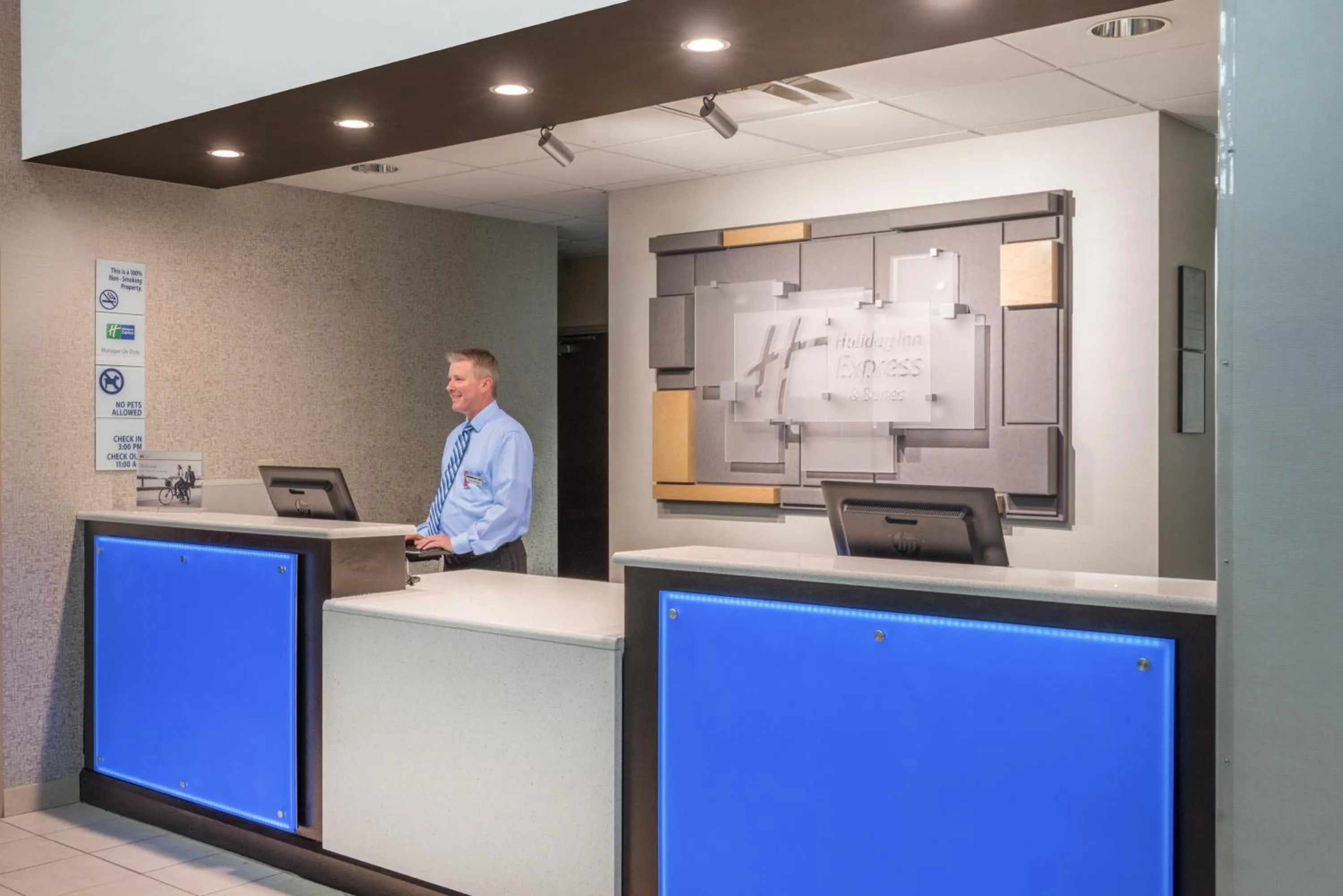 Property building in Holiday Inn Express Hotel & Suites- Gadsden by IHG