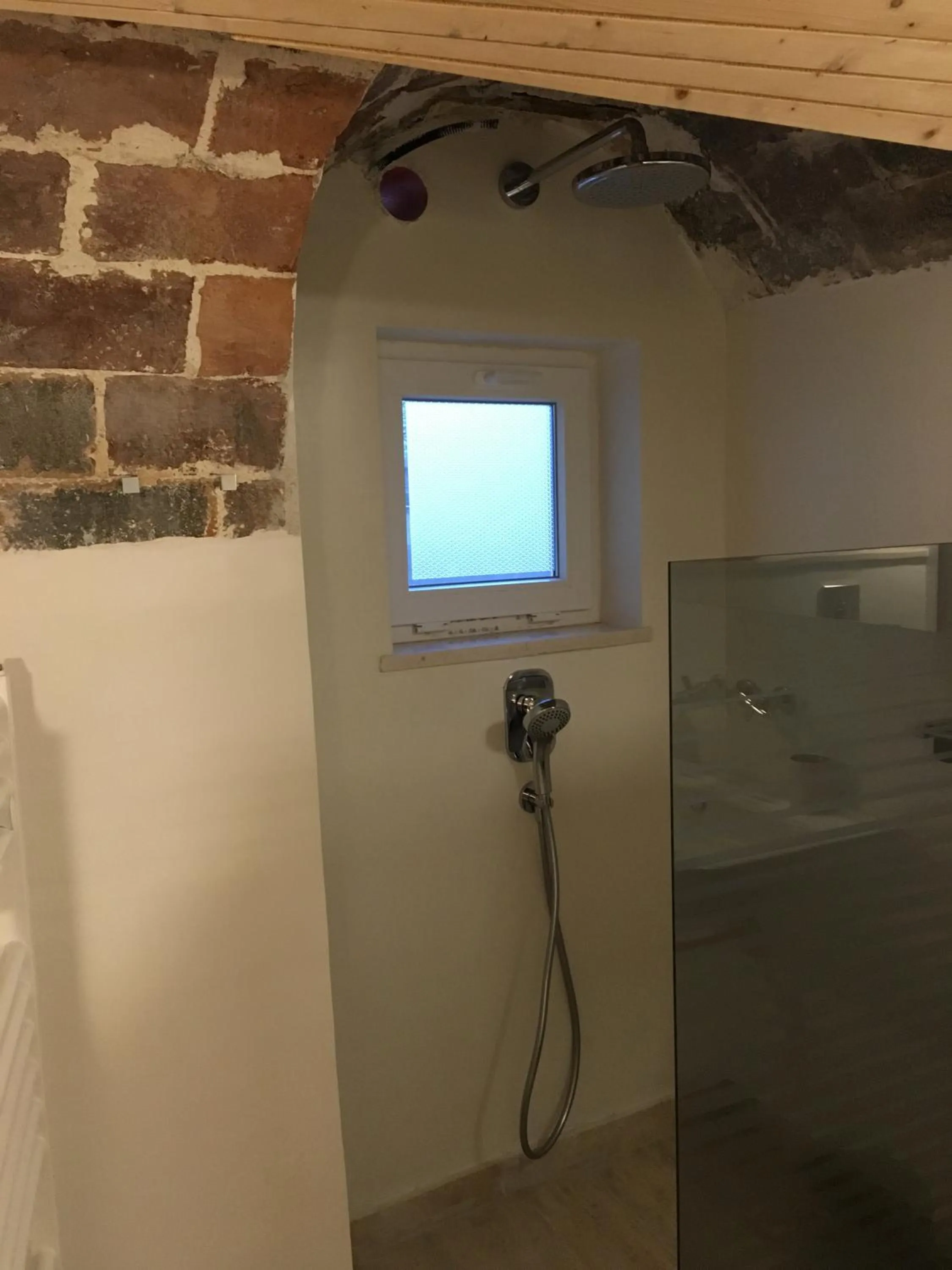 Shower in BellaVista Bike Stop