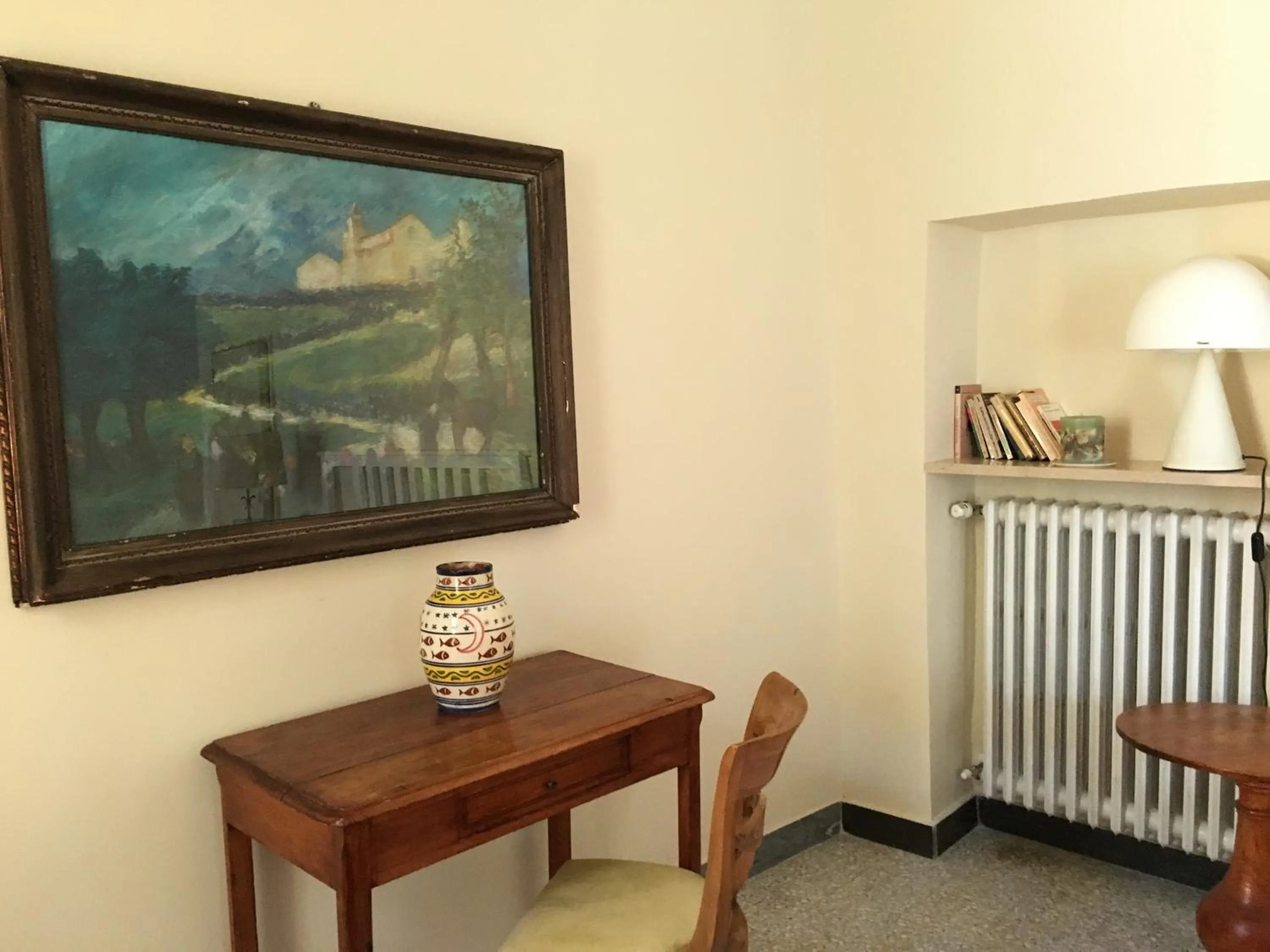 Photo of the whole room in BellaVista Bike Stop