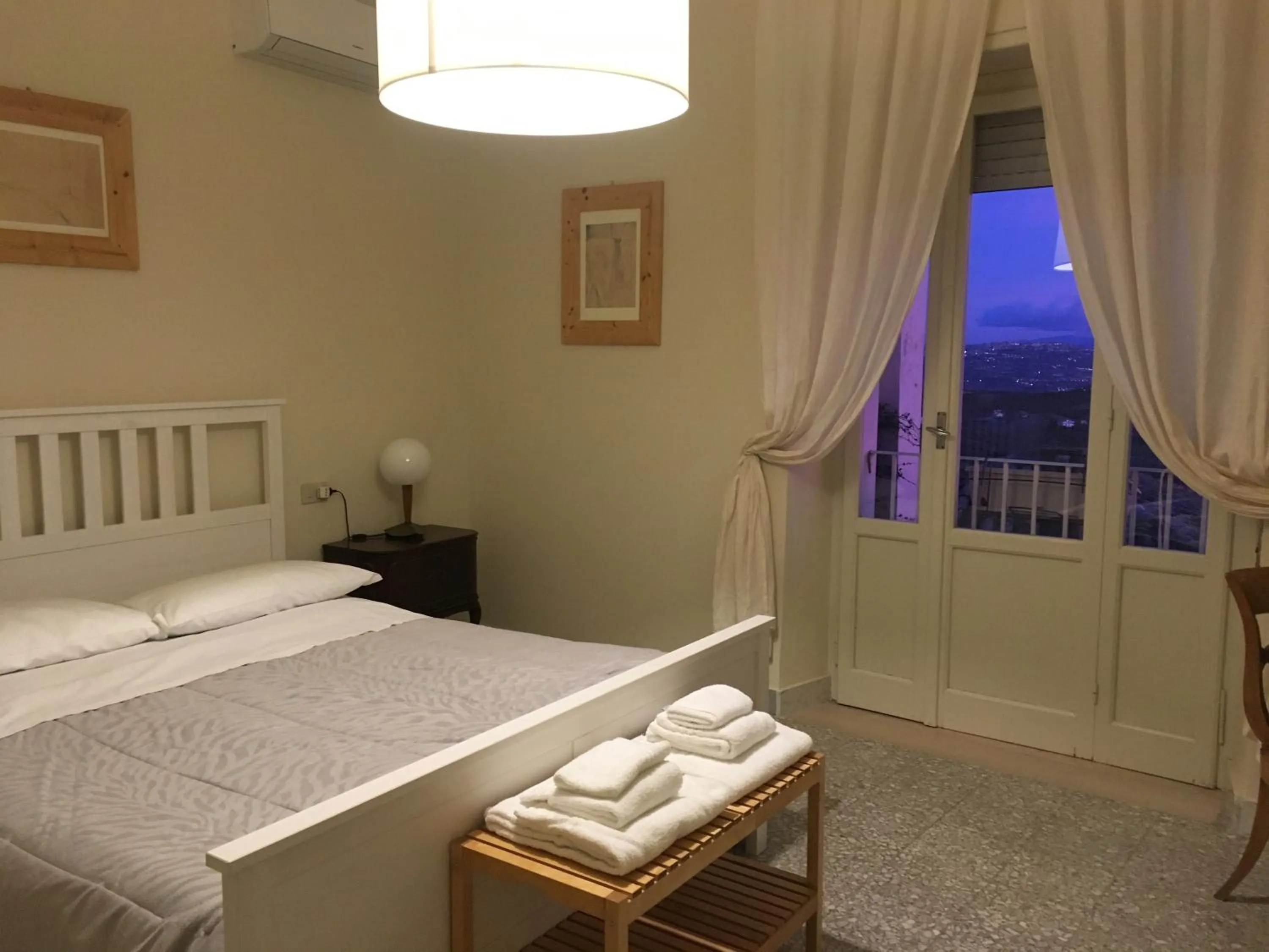 Bed in BellaVista Bike Stop