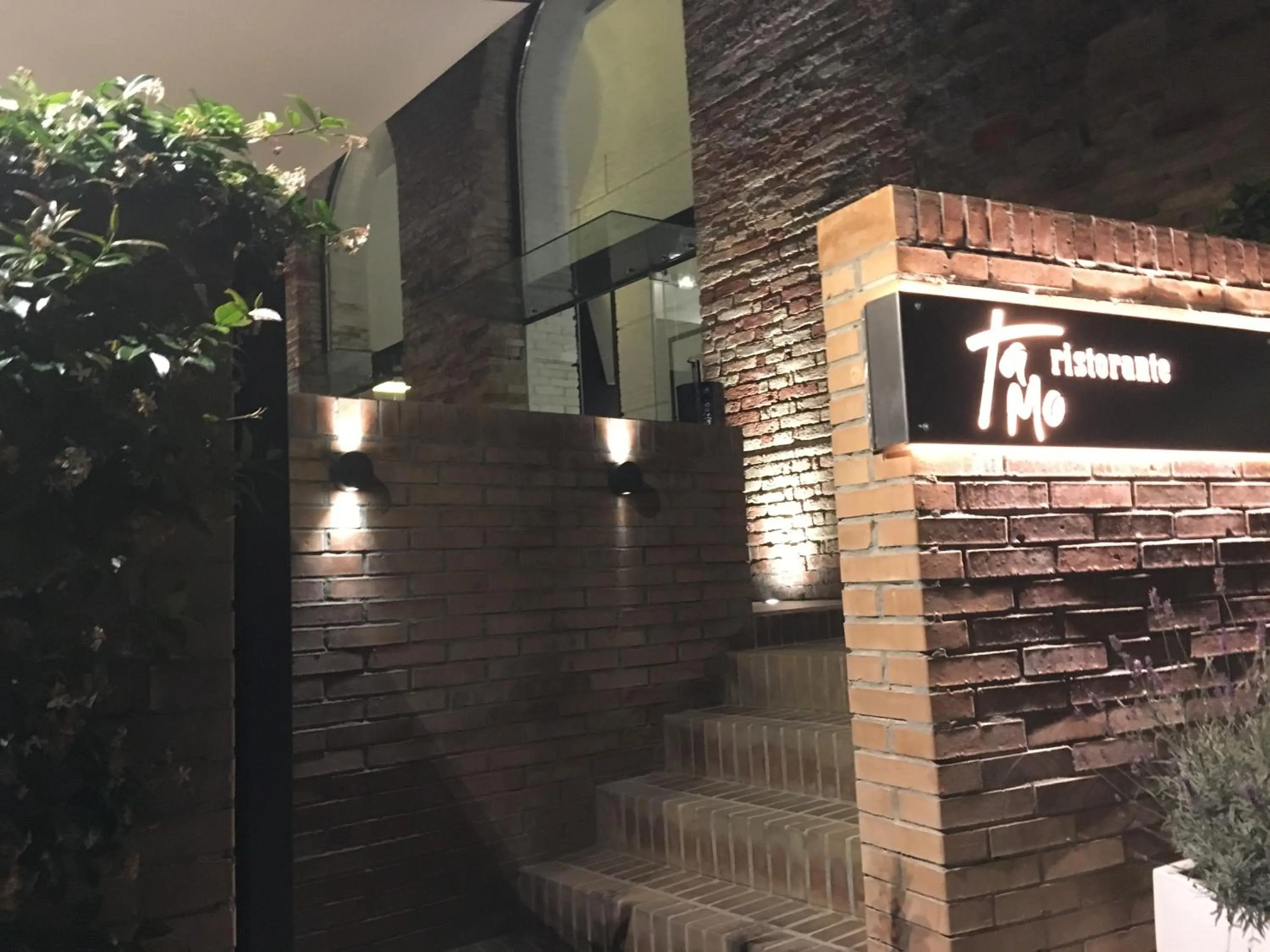 Restaurant/places to eat in BellaVista Bike Stop