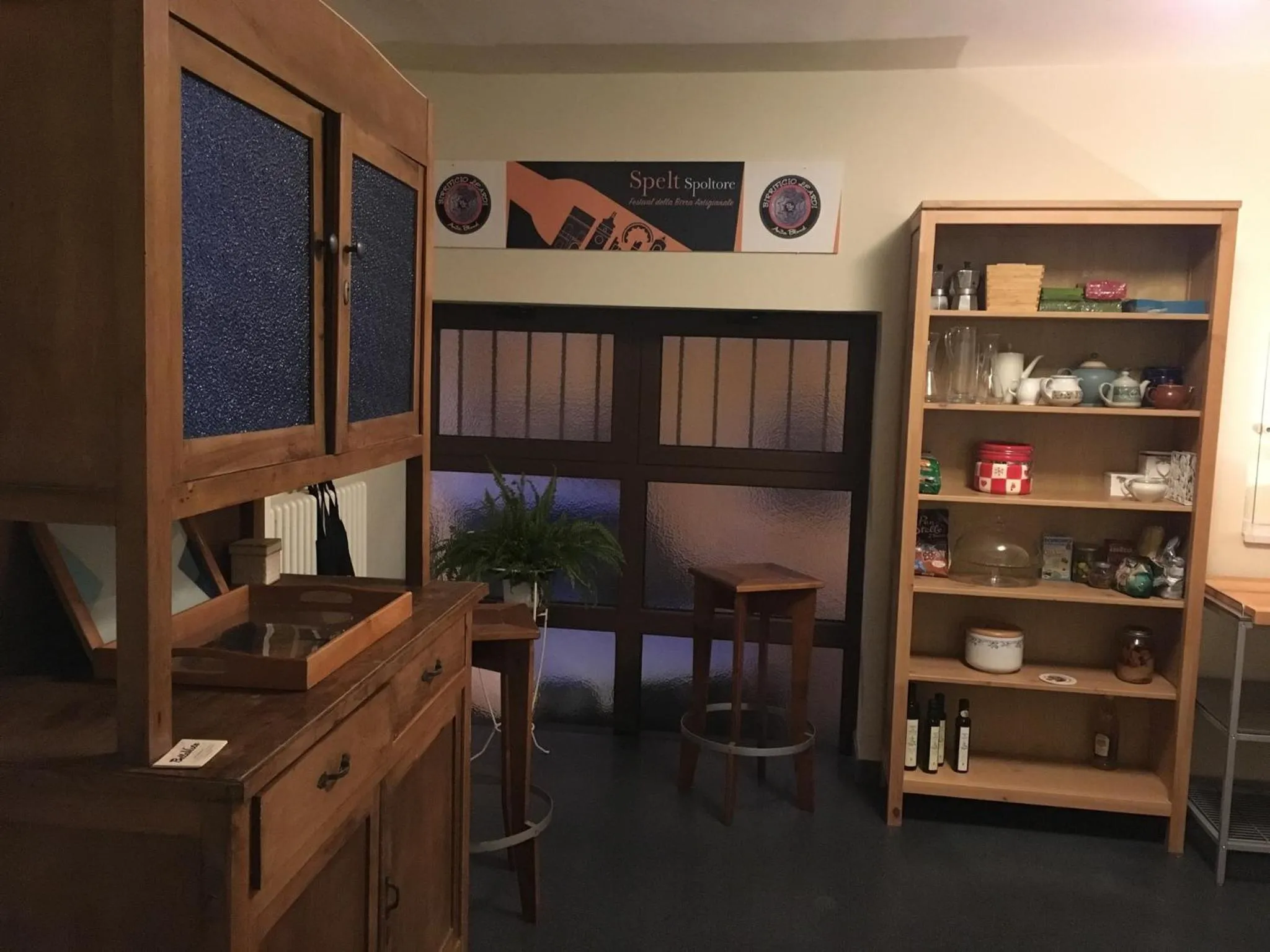 Communal kitchen in BellaVista Bike Stop