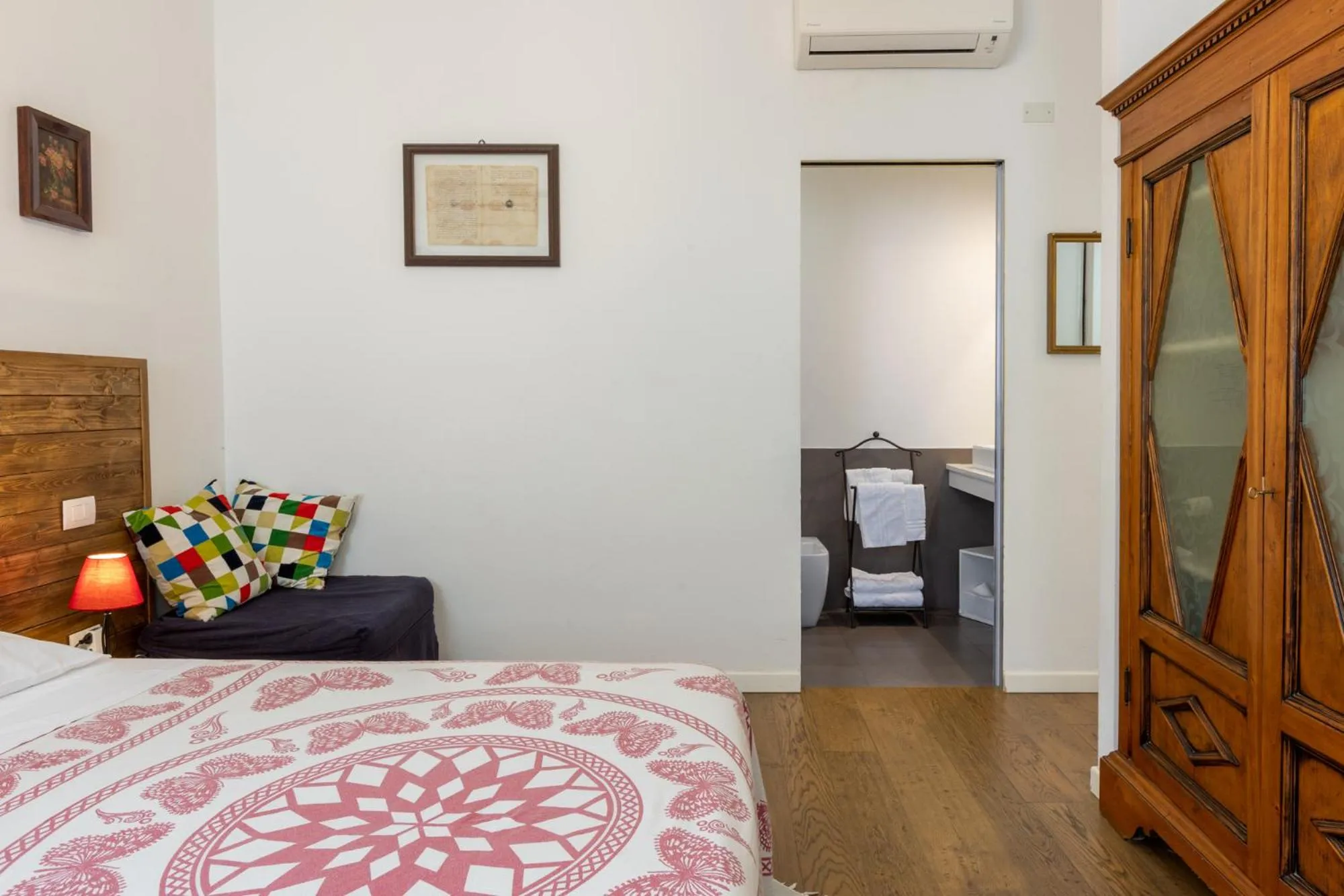 Bed in Bed & Breakfast Il Carignano