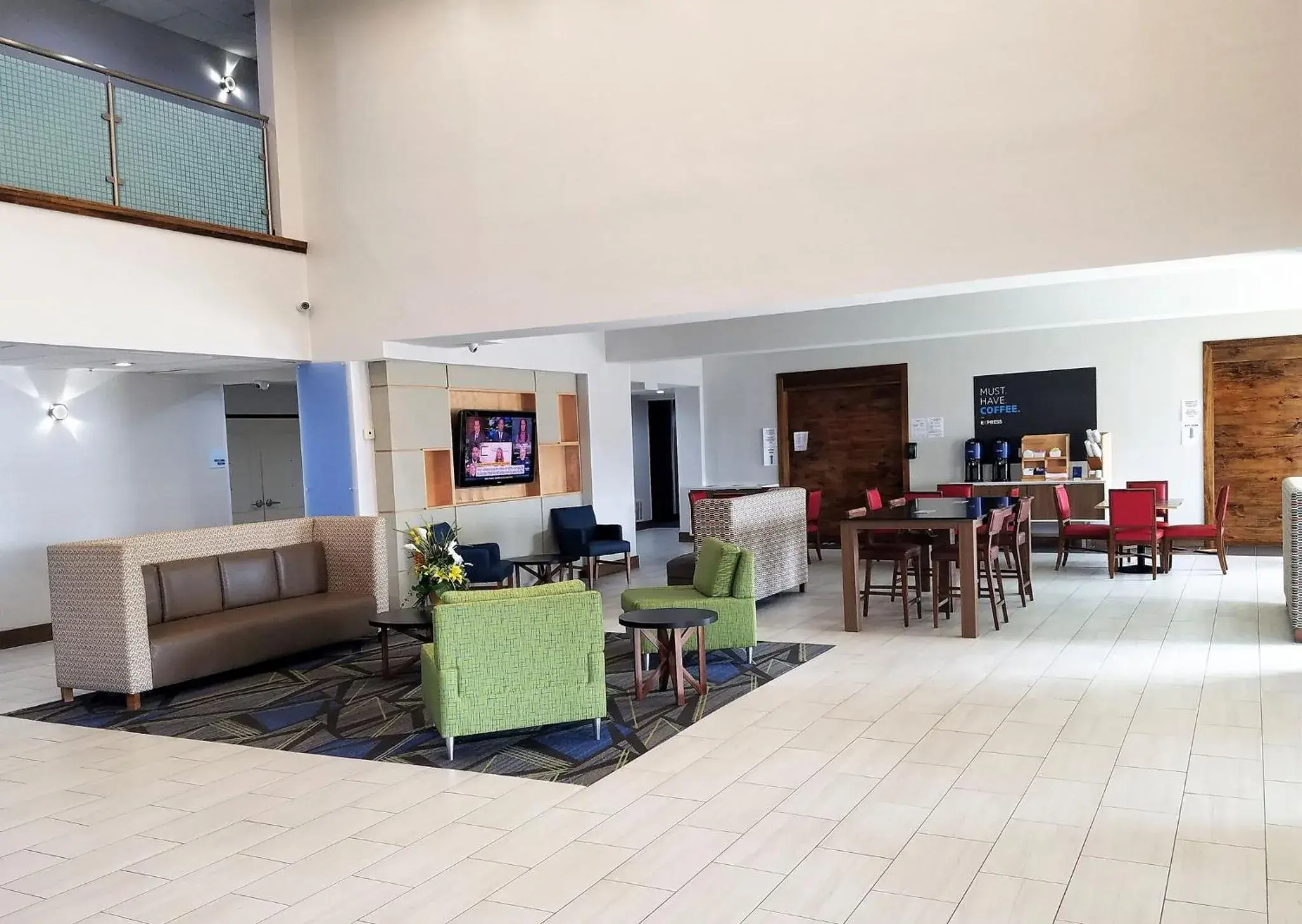 Property building in Holiday Inn Express & Suites Dallas Fair Park