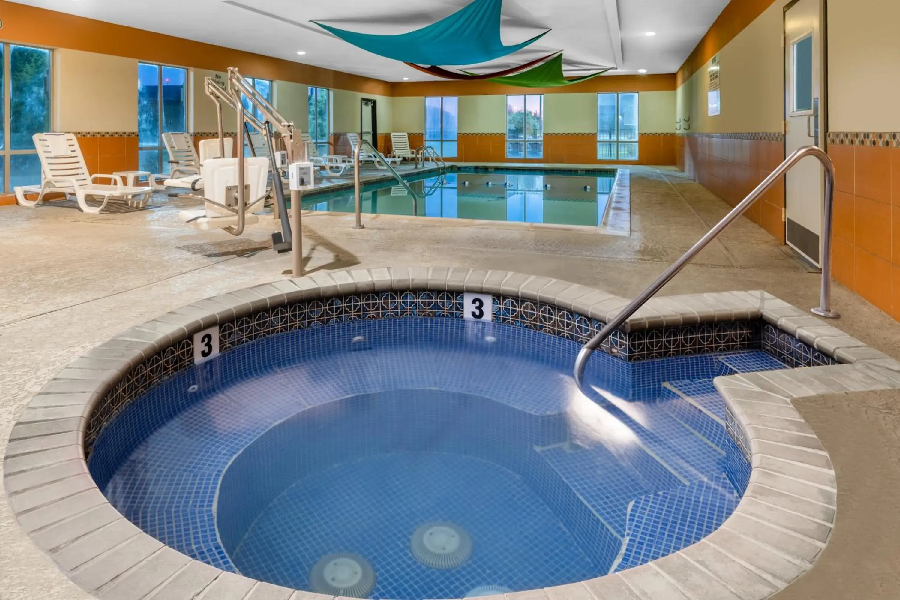 Swimming Pool in Holiday Inn Express & Suites Dallas Fair Park