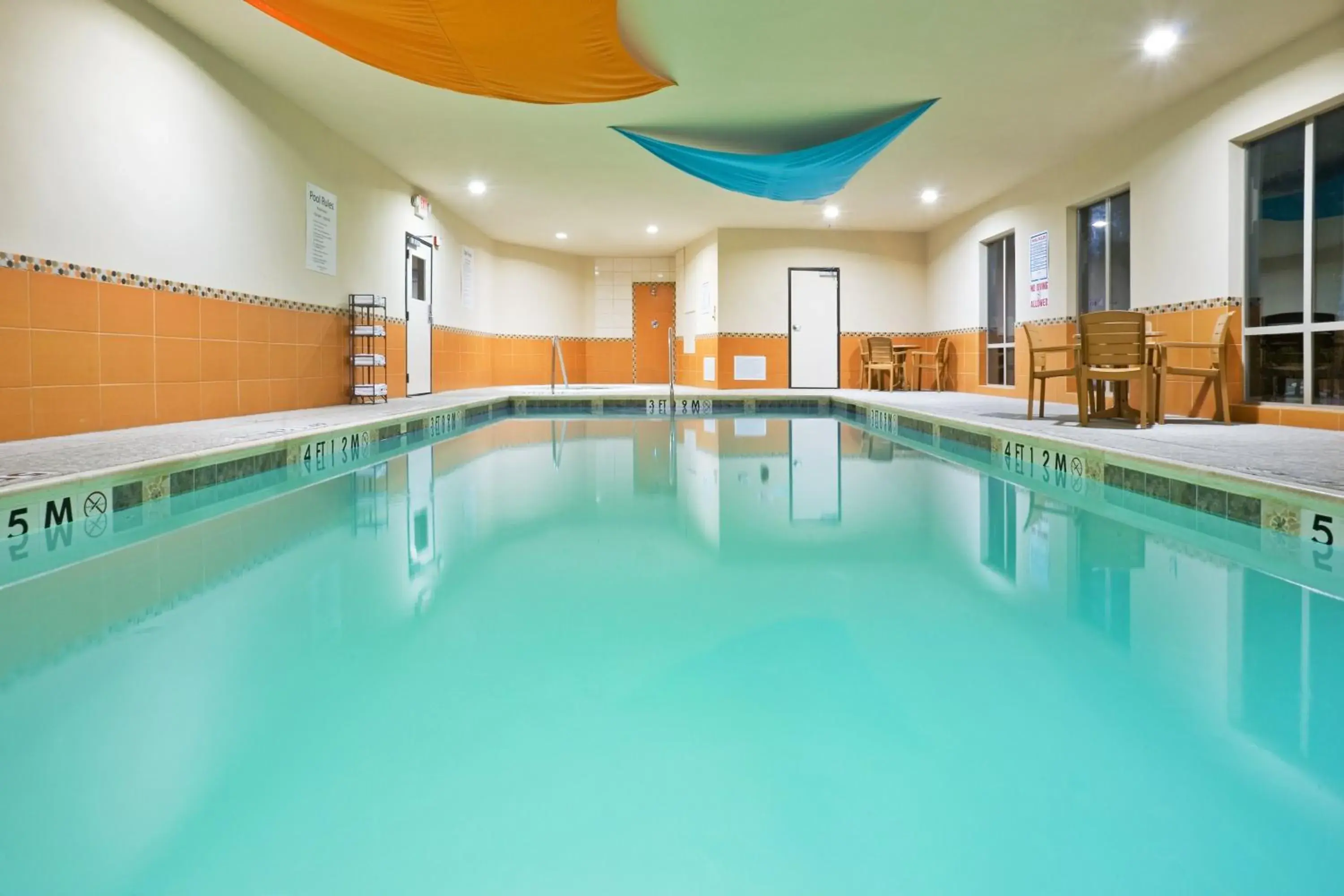 Swimming Pool in Holiday Inn Express & Suites Dallas Fair Park