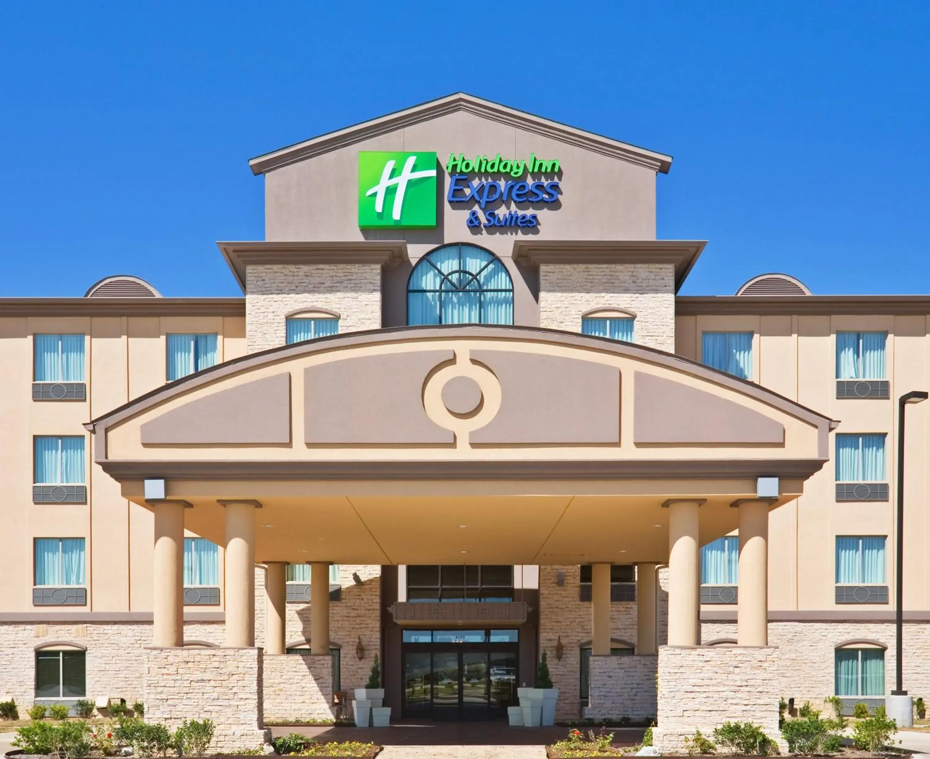Property Building in Holiday Inn Express & Suites Dallas Fair Park