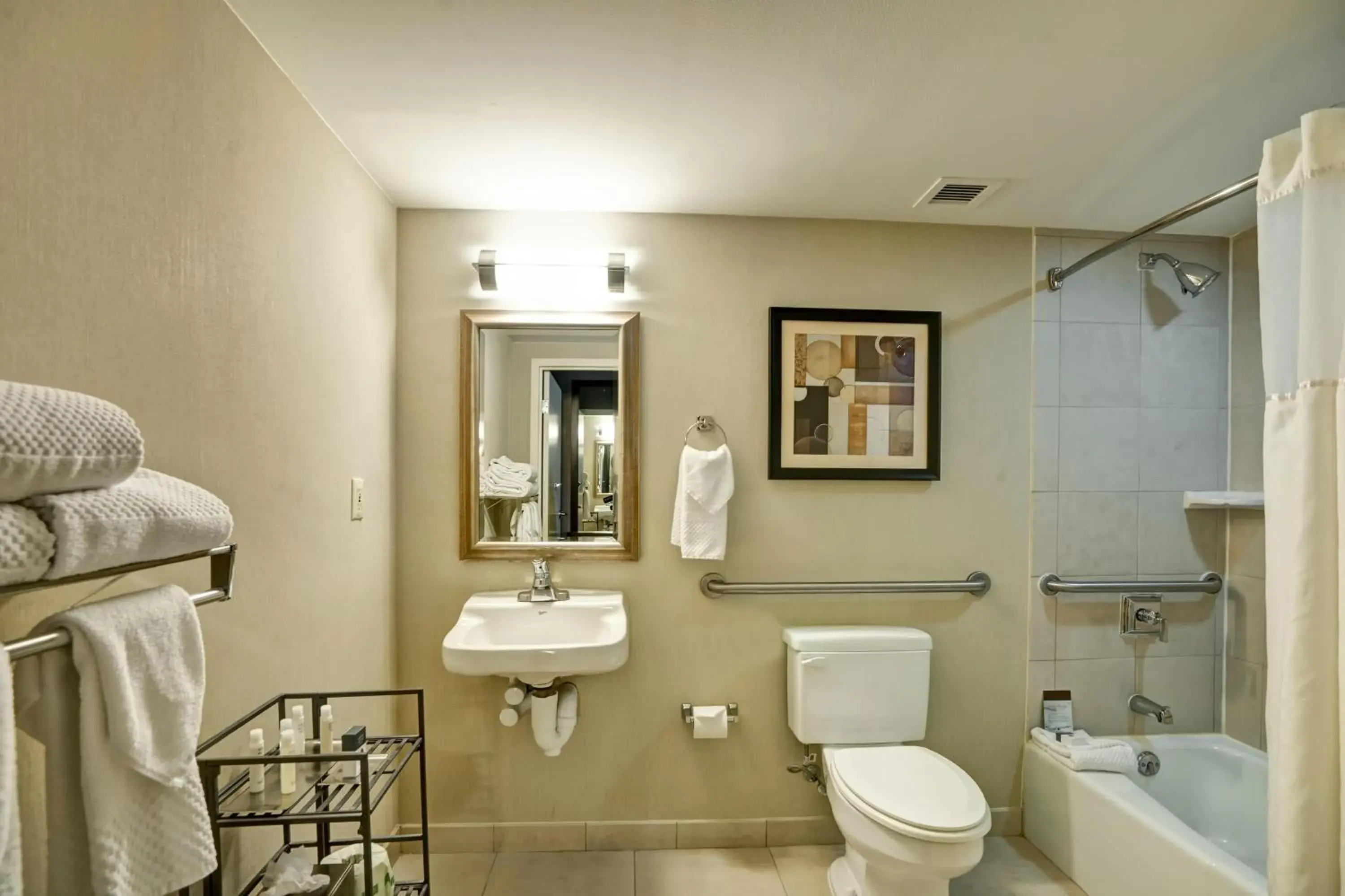 Bathroom in DoubleTree by Hilton Downtown Wilmington - Legal District Bathroom in DoubleTree by Hilton Downtown Wilmington - Legal District