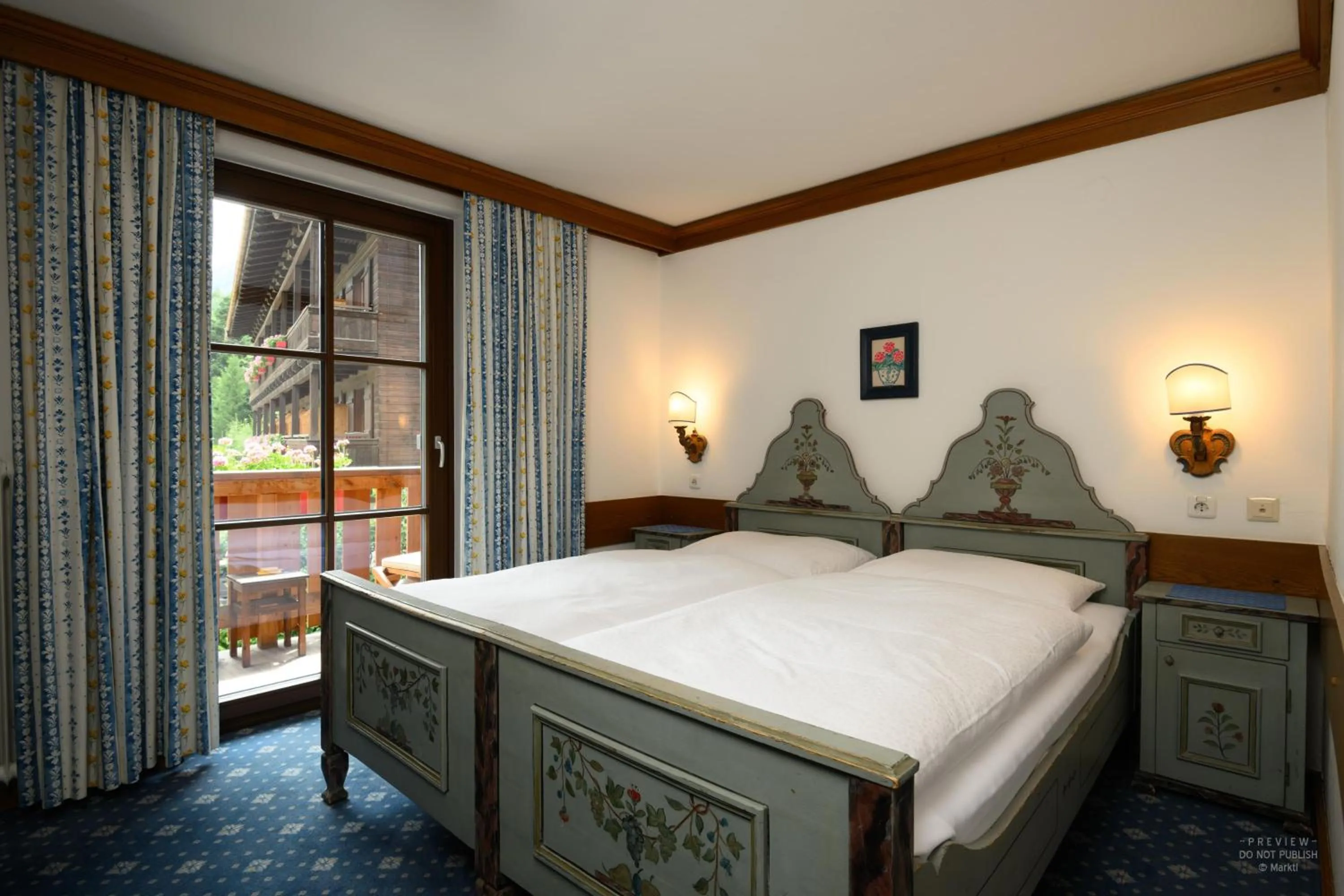 Photo of the whole room, Bed in Hotel zur Post