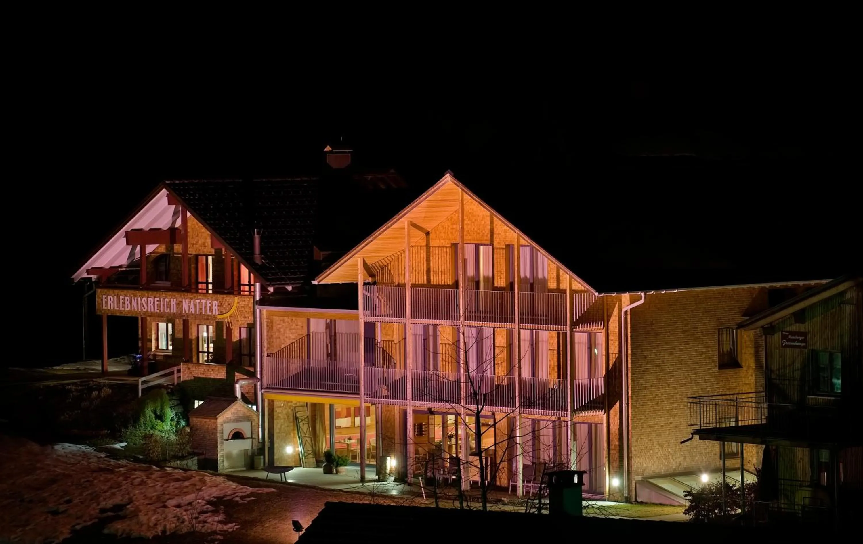 Facade/entrance in n Apartments Hotel