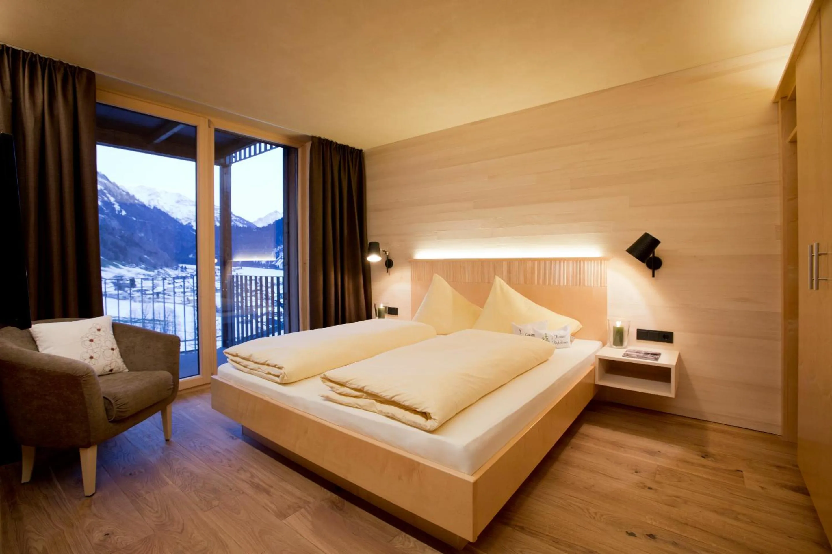 Bed in n Apartments Hotel