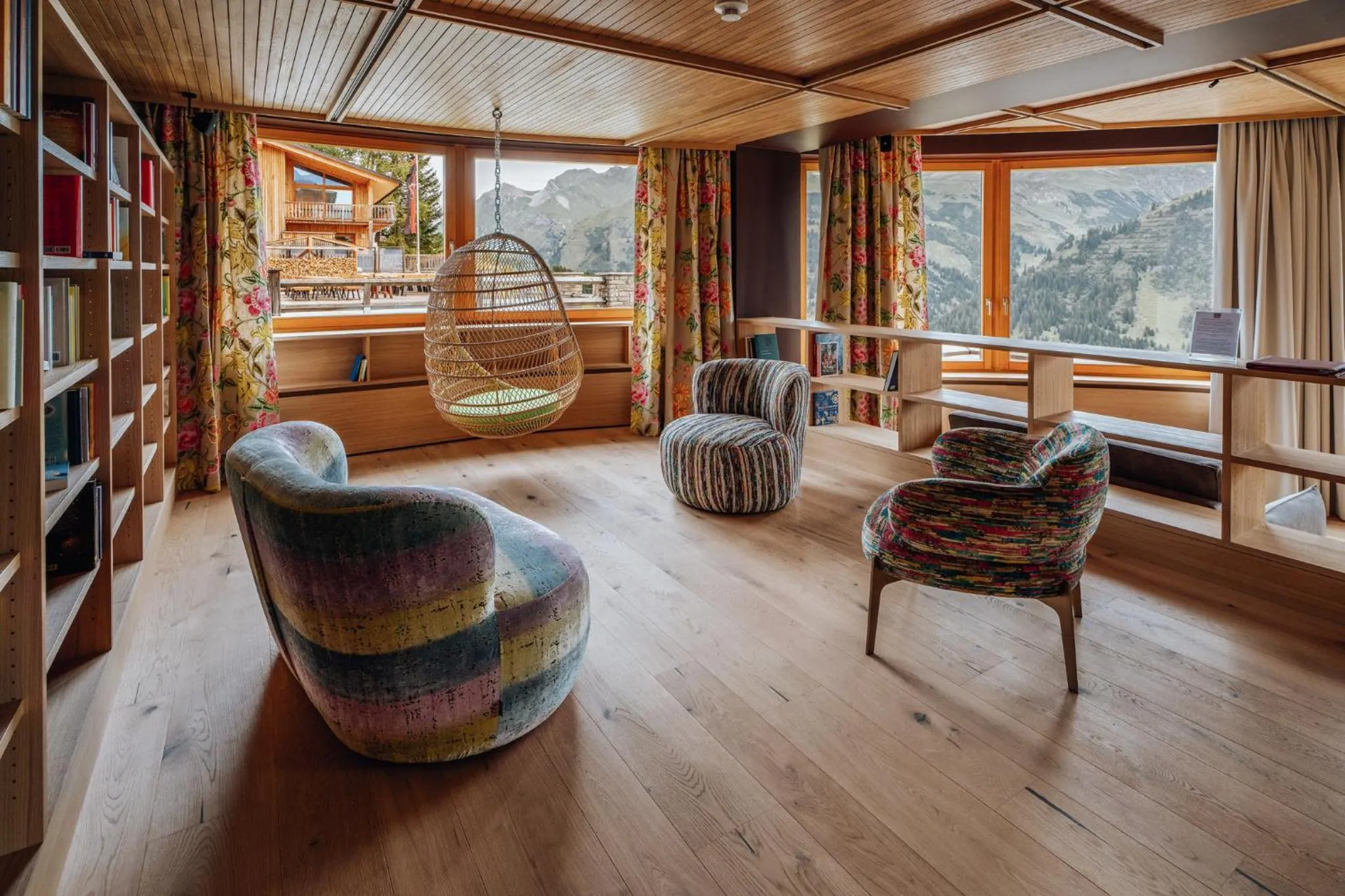 Library in Hotel Goldener Berg