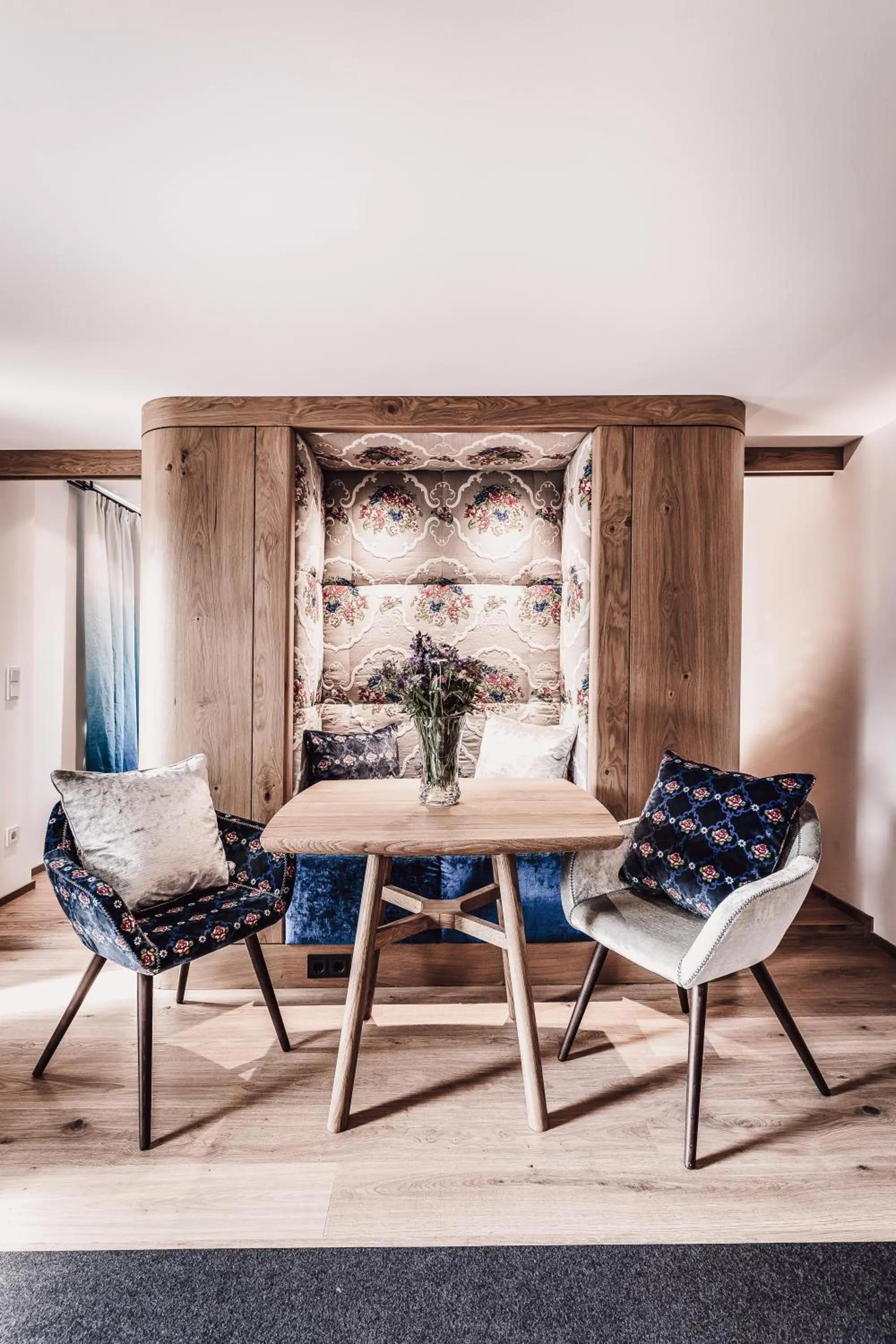 Seating area in Hotel Goldener Berg