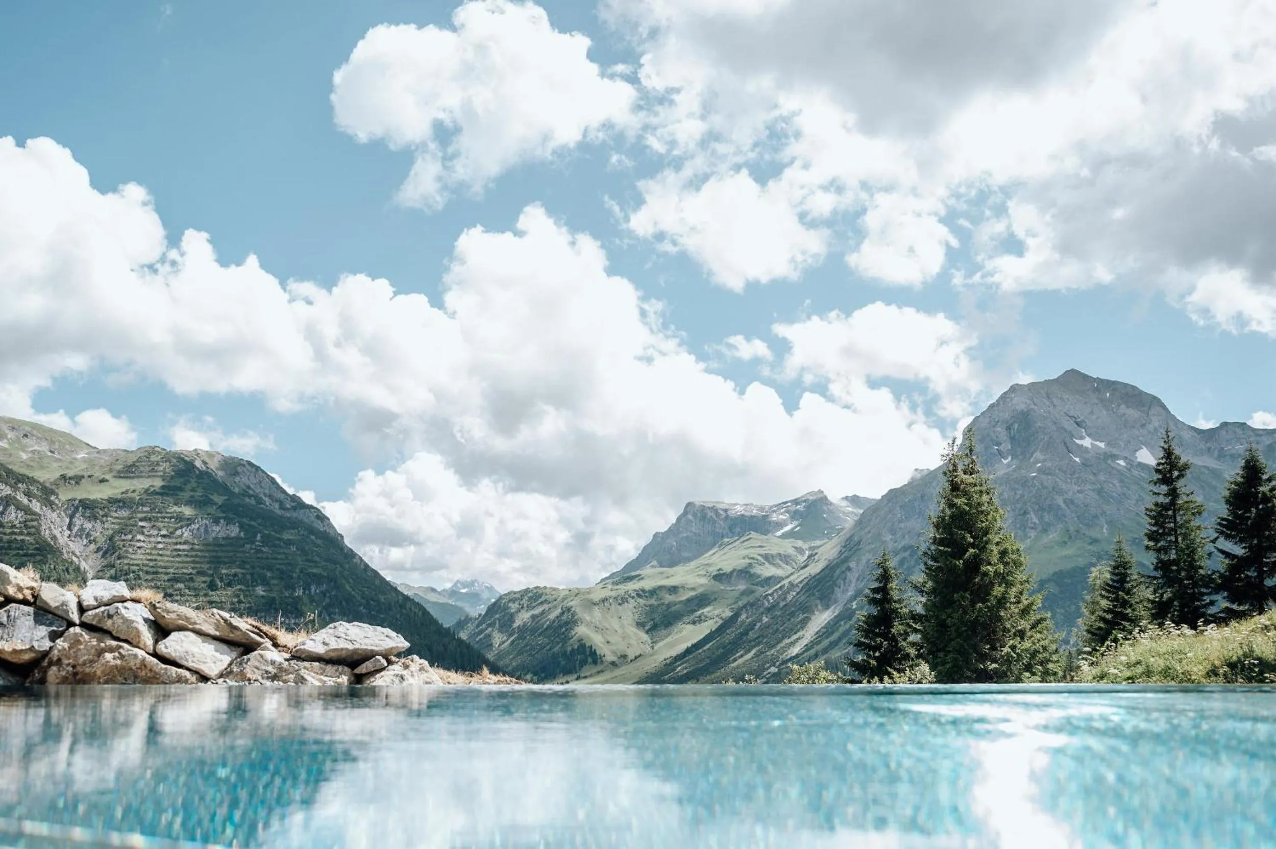 Swimming pool in Hotel Goldener Berg