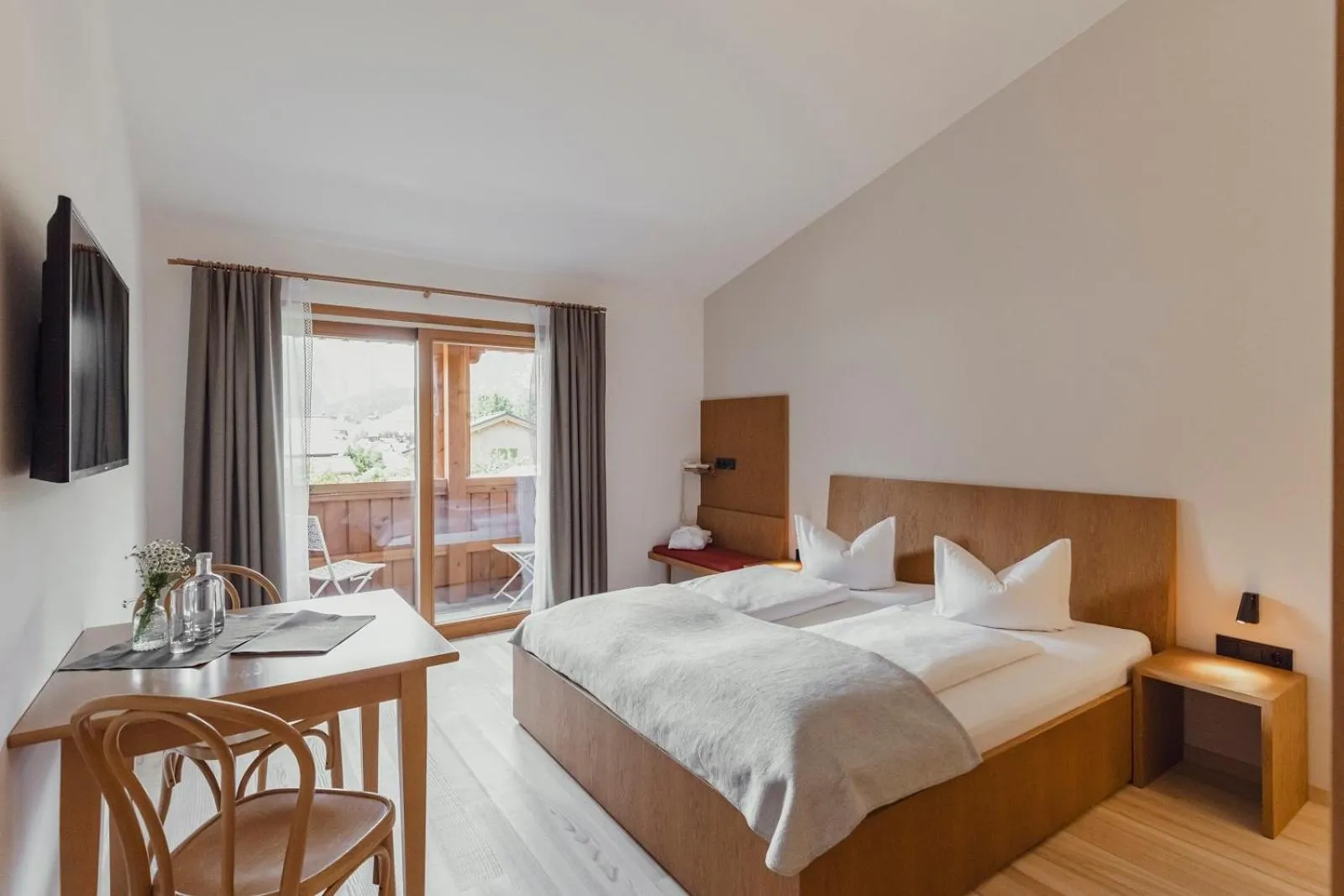 Balcony/Terrace, Bed in Hotel Gasthof Adler