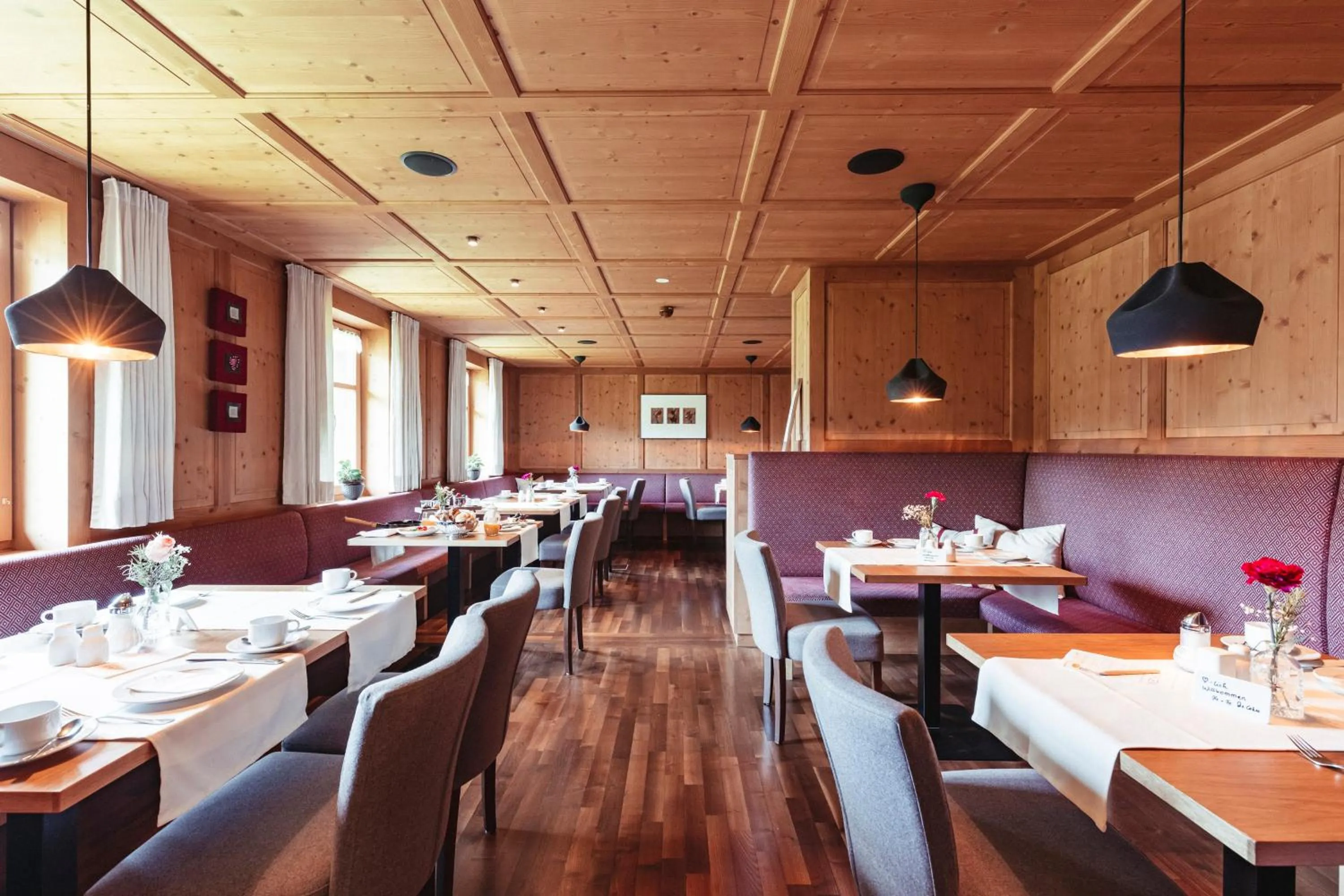 Restaurant/places to eat in Hotel Gasthof Adler