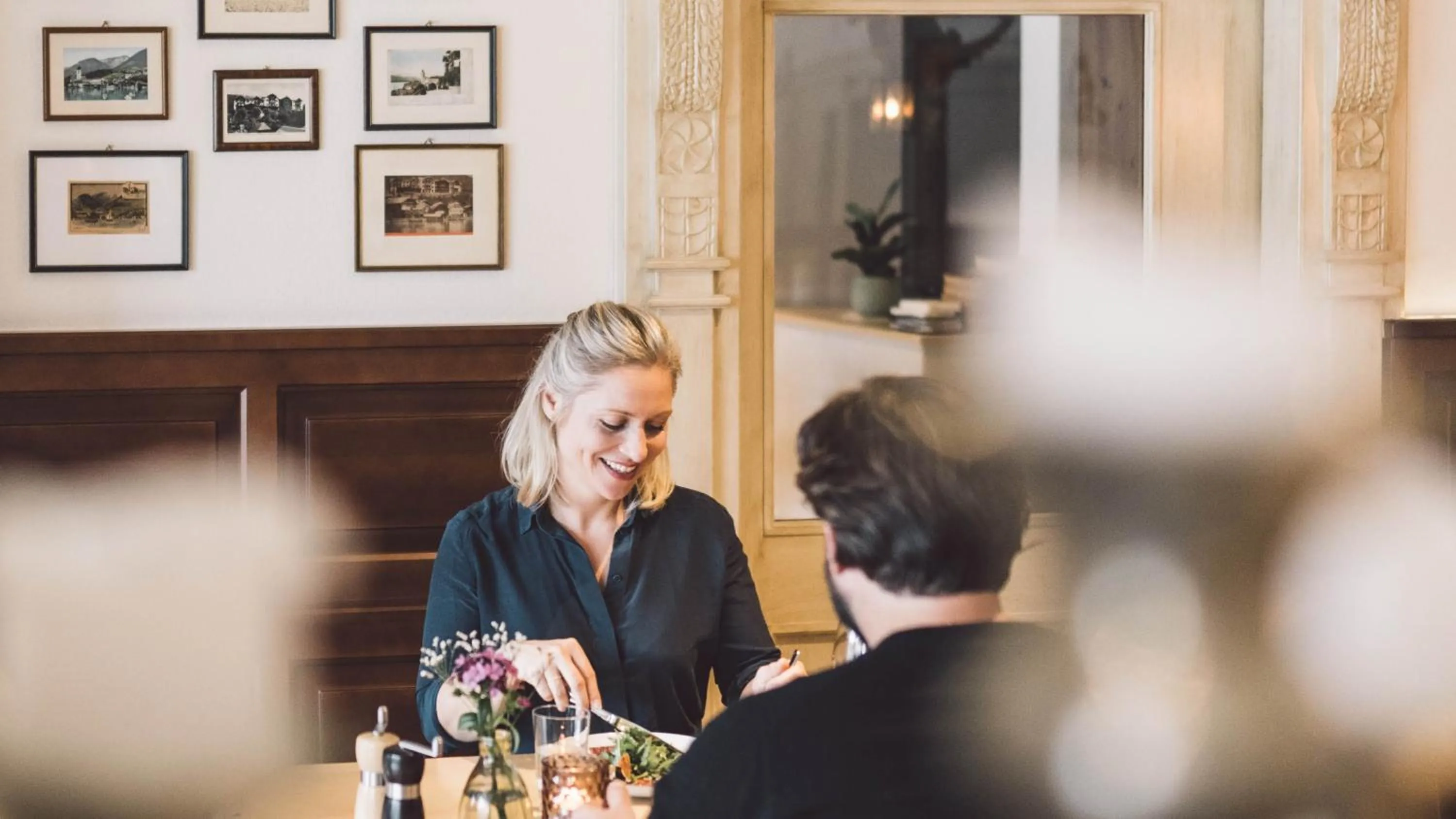 Restaurant/places to eat in Hotel Peter