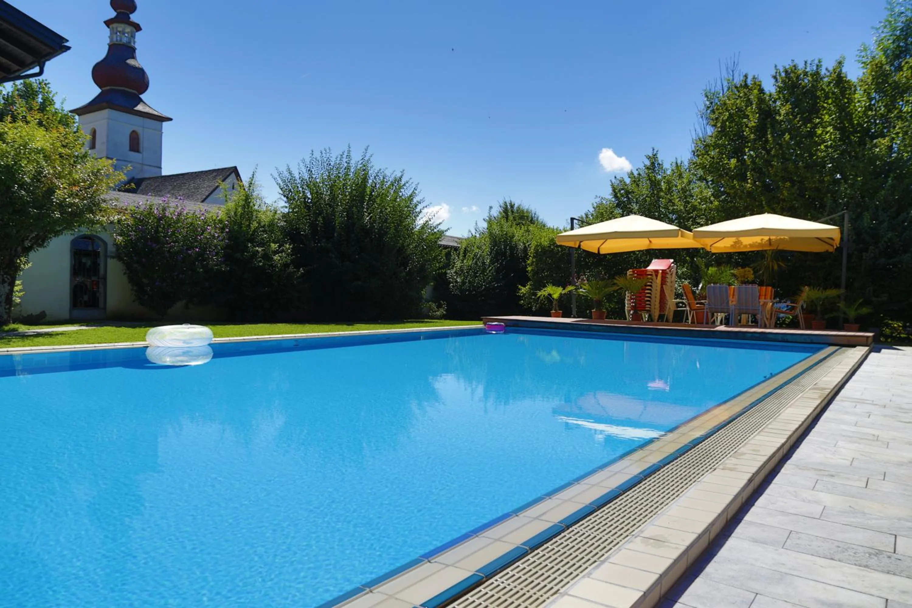 Swimming pool in Hotel Restaurant Marko