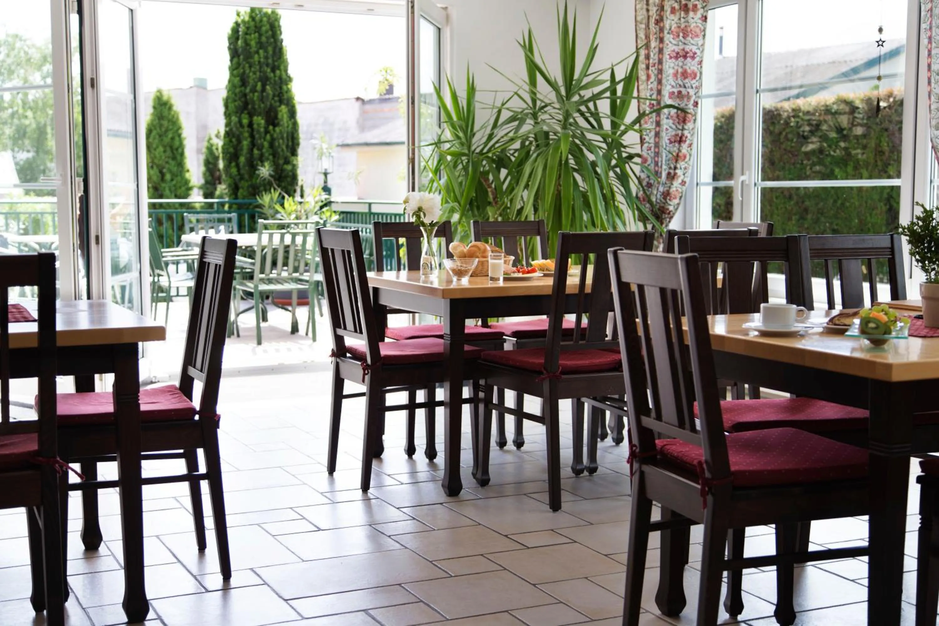 Restaurant/places to eat in Landhaus Pannonia