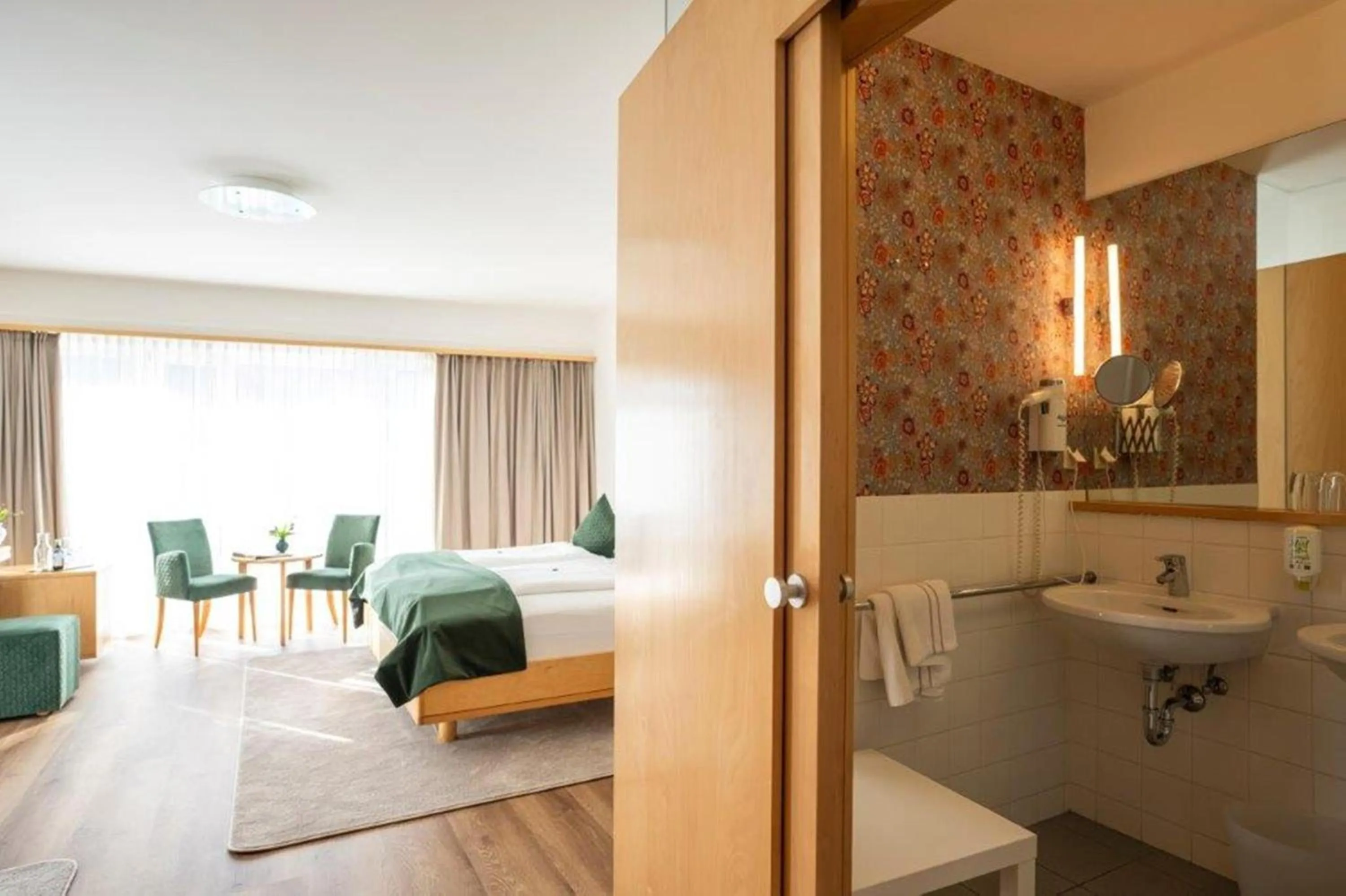 Photo of the whole room, Bed in Hotel Klinglhuber