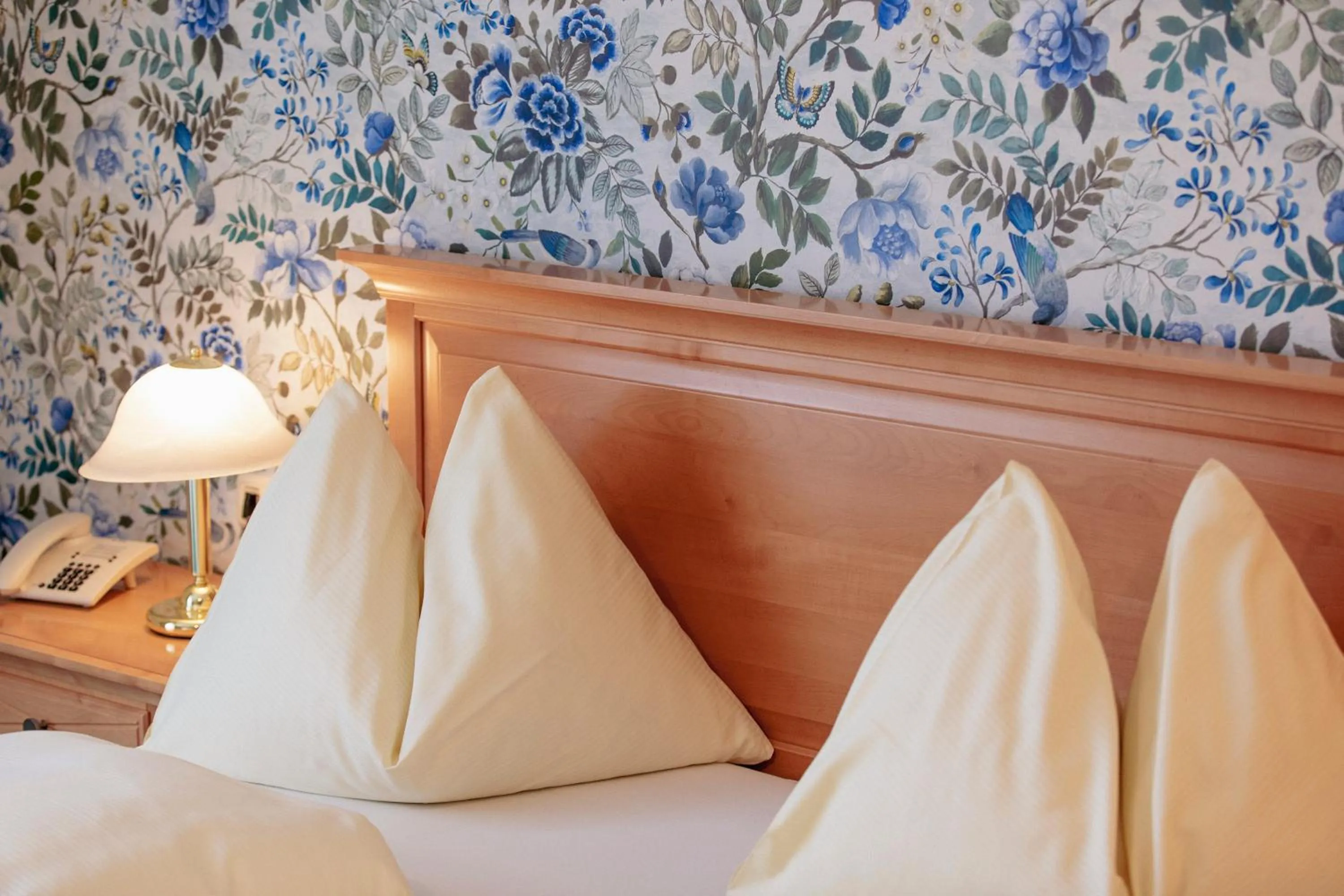 Bed in Hotel Weisser Bär