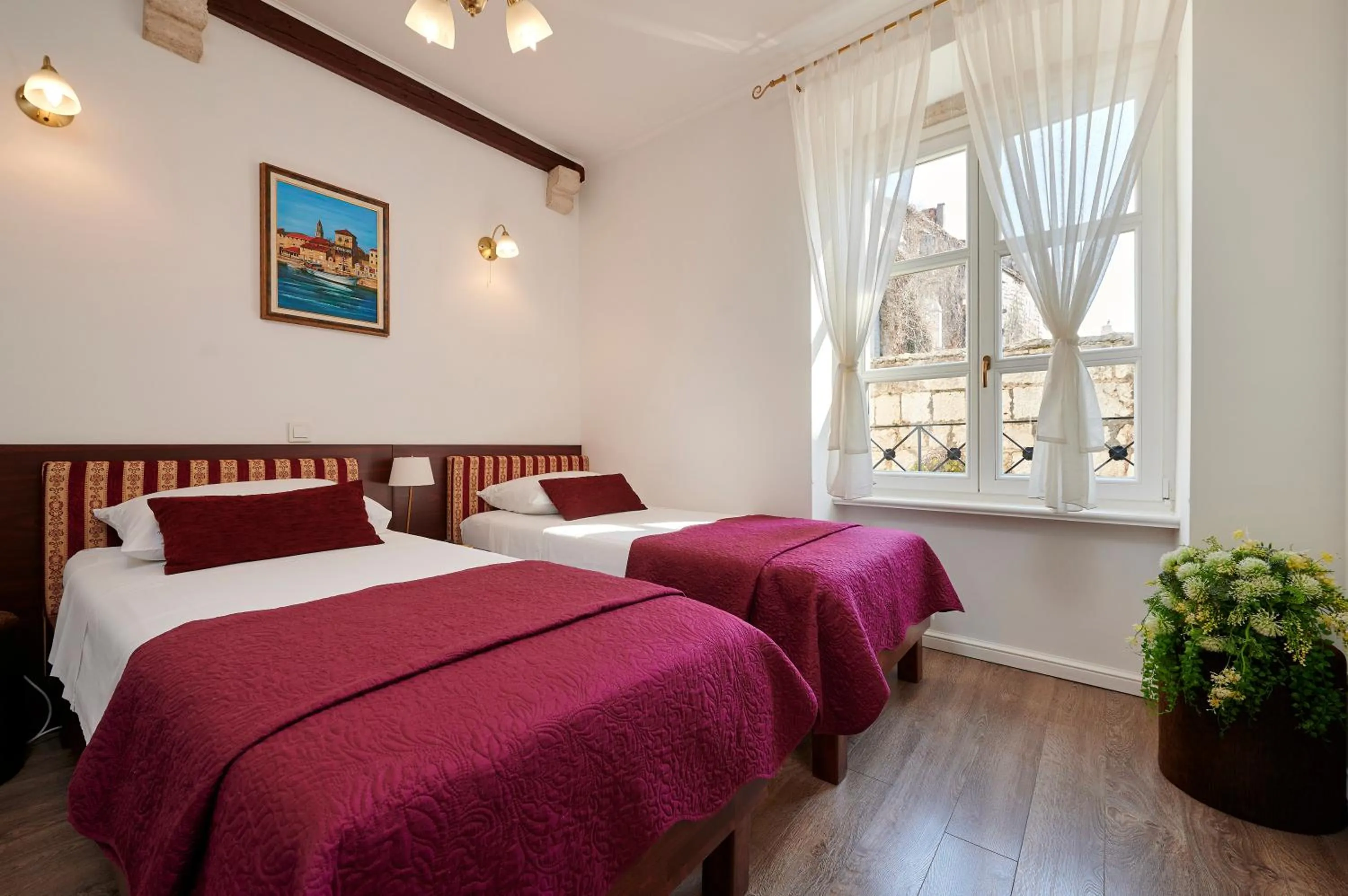 Photo of the whole room, Bed in Palace Central Square