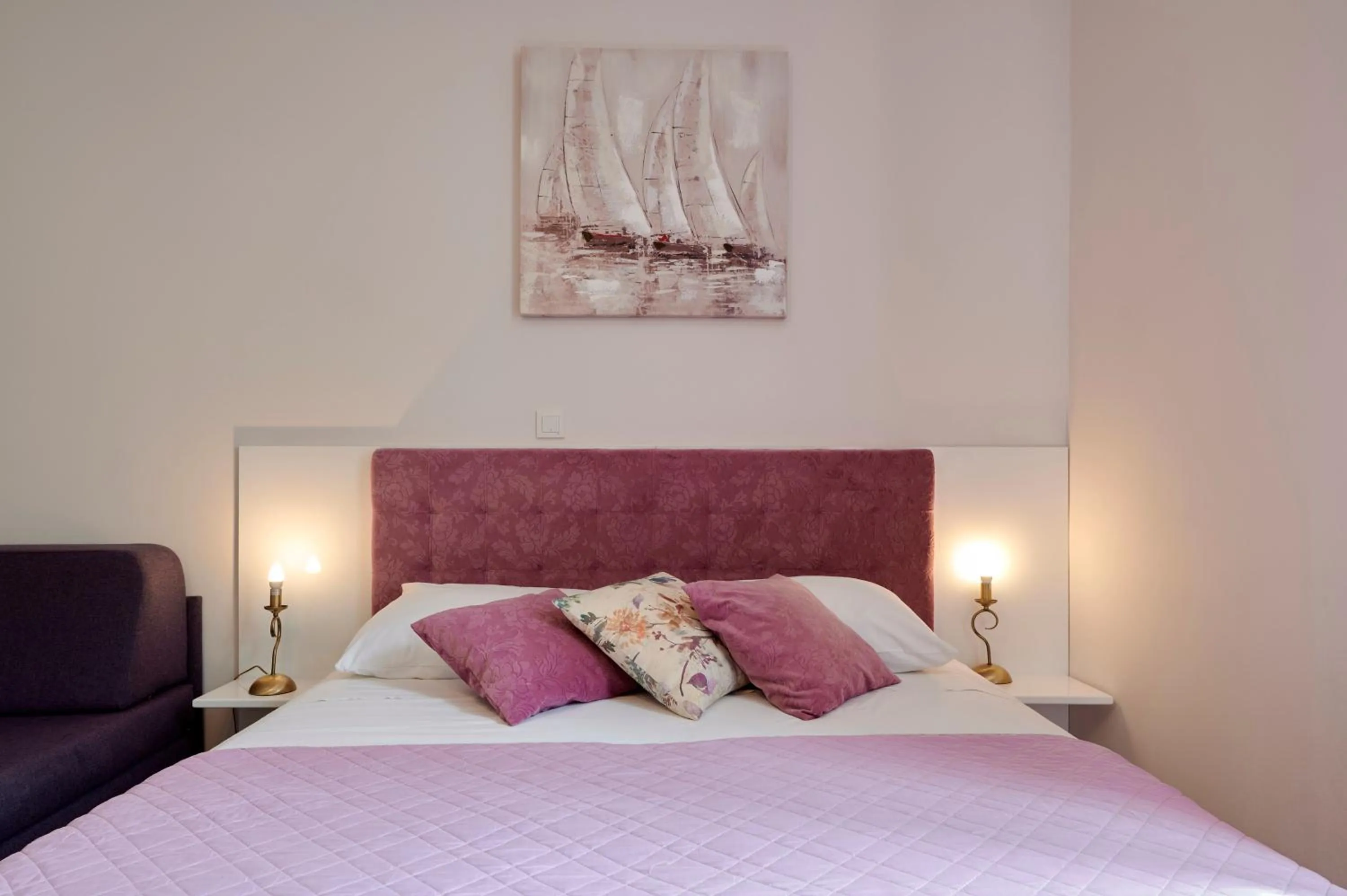 Bed in Palace Central Square