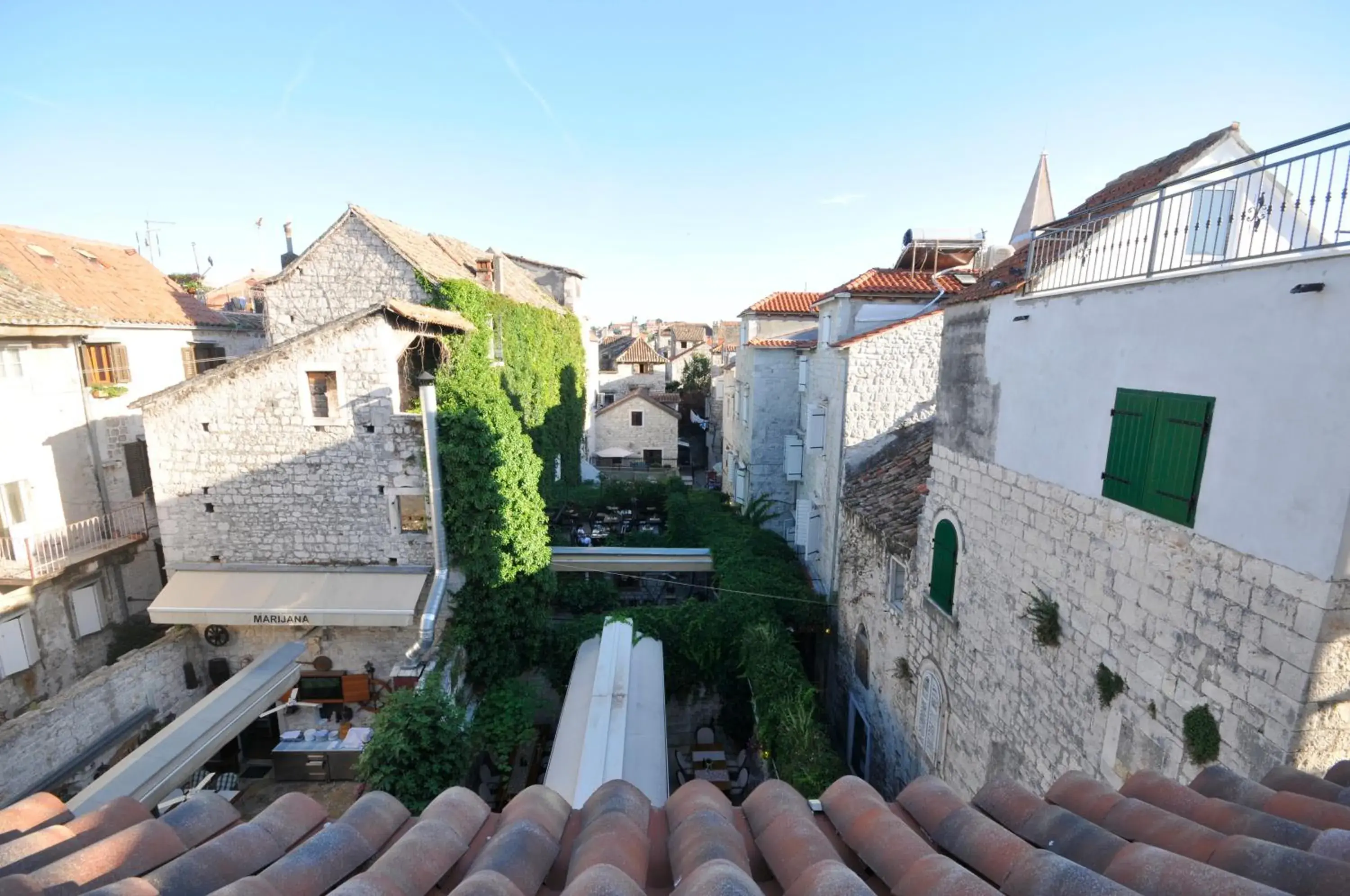 City view in Palace Central Square City view in Palace Central Square